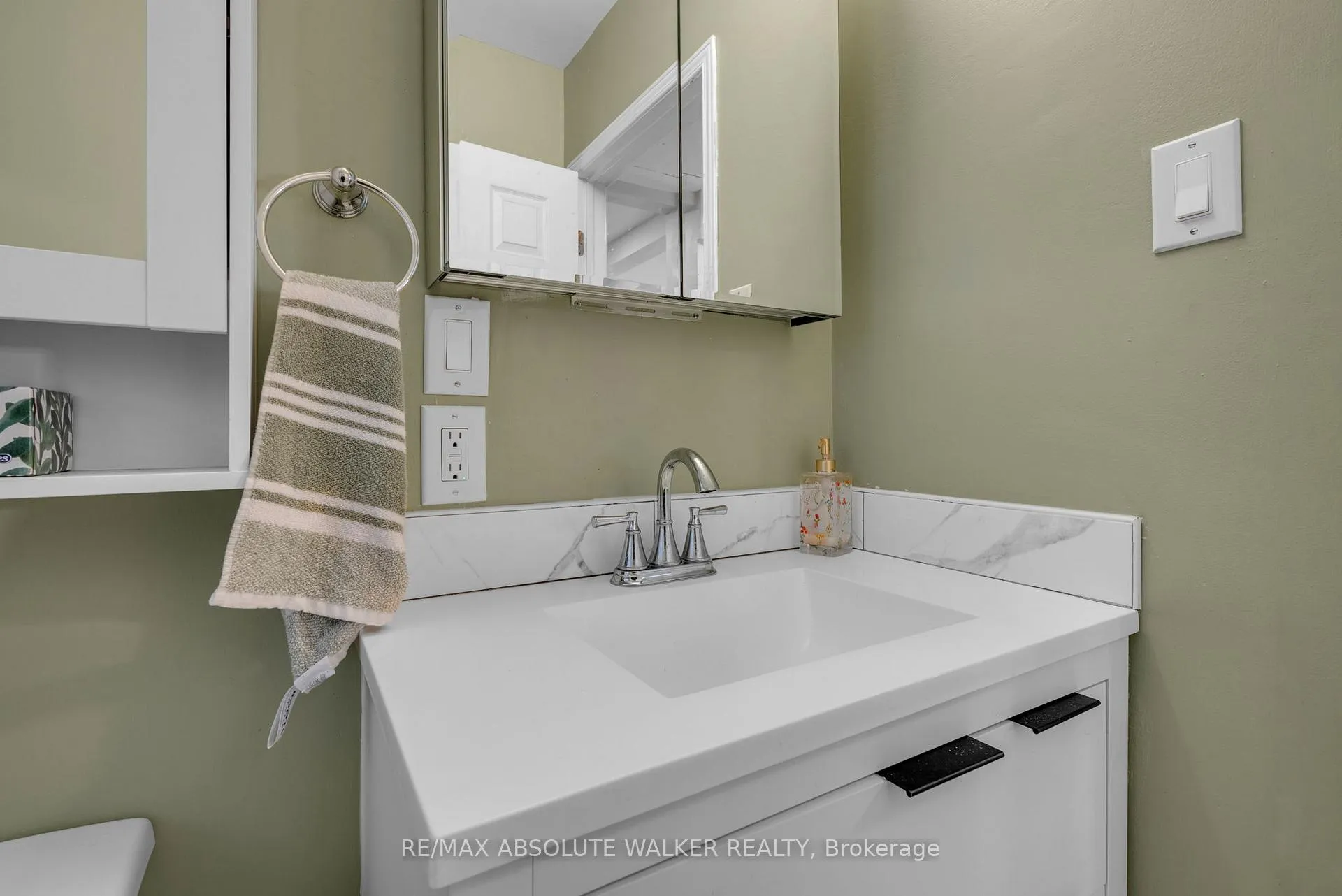 Photo 16 of 1343 Highgate Road, Ottawa, Parkway Park — HOMEH