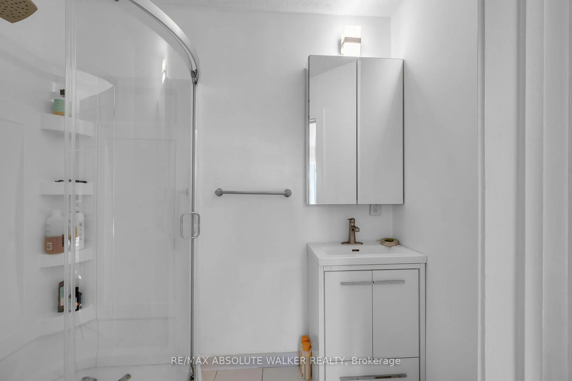 Photo 17 of 1343 Highgate Road, Ottawa, Parkway Park — HOMEH