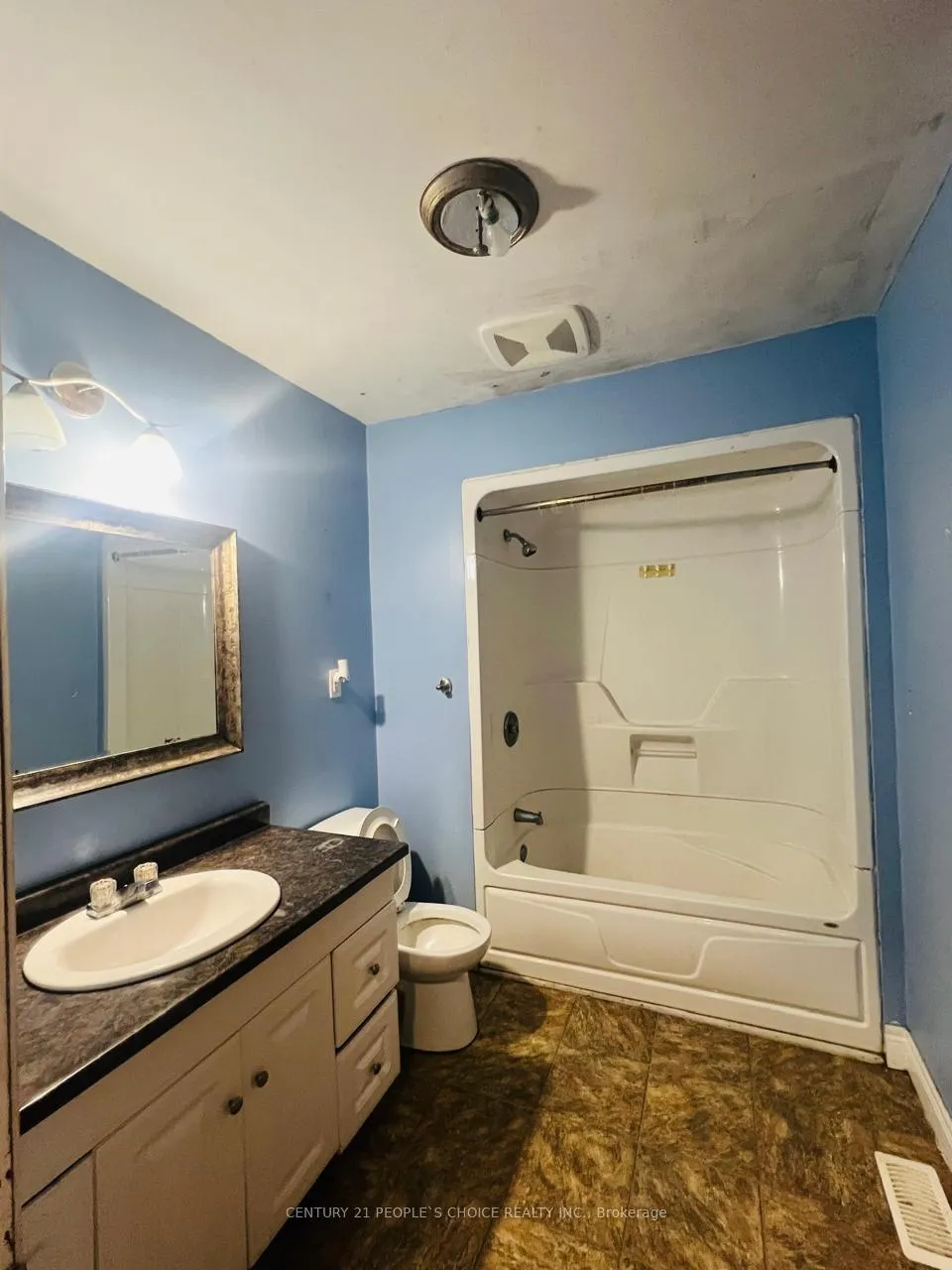 Photo 10 of 1086 Lakeshore Road, Norfolk, Rural Houghton — HOMEH