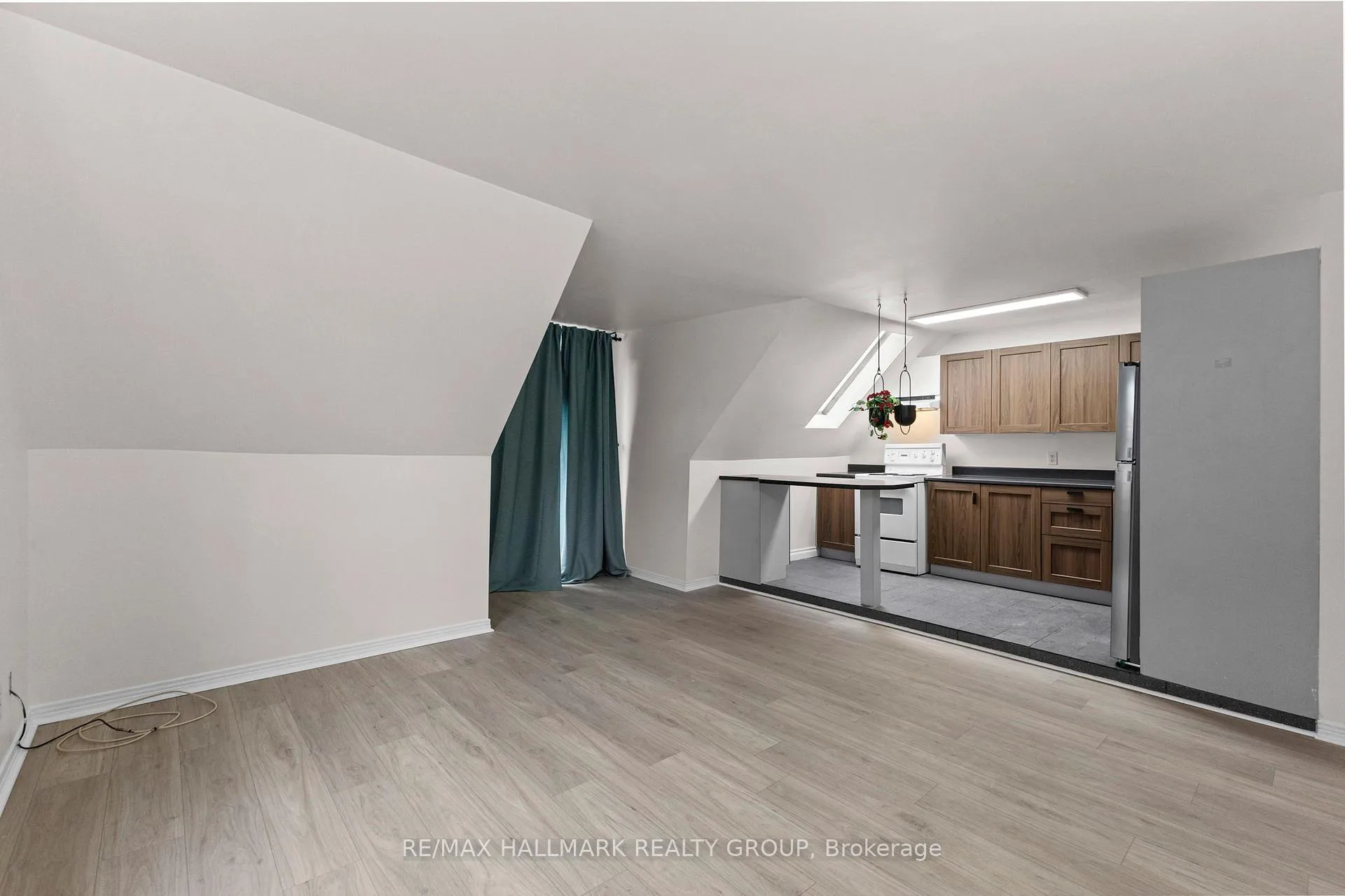 Photo 7 of Unit Unit 3, 132 Flora Street, Ottawa, Ottawa Centre — HOMEH
