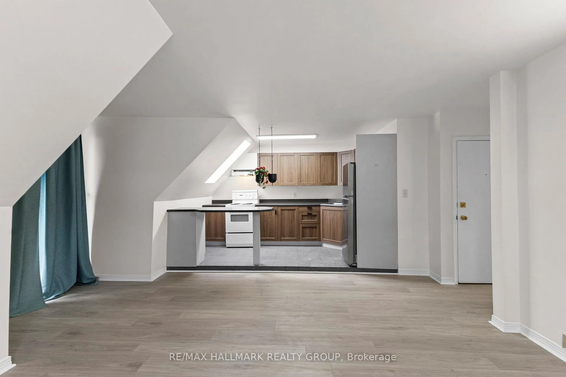 Photo 8 of Unit Unit 3, 132 Flora Street, Ottawa, Ottawa Centre — HOMEH