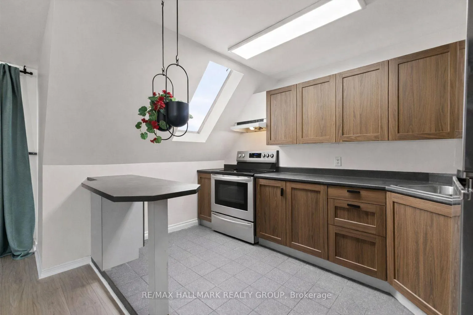 Photo 9 of Unit Unit 3, 132 Flora Street, Ottawa, Ottawa Centre — HOMEH