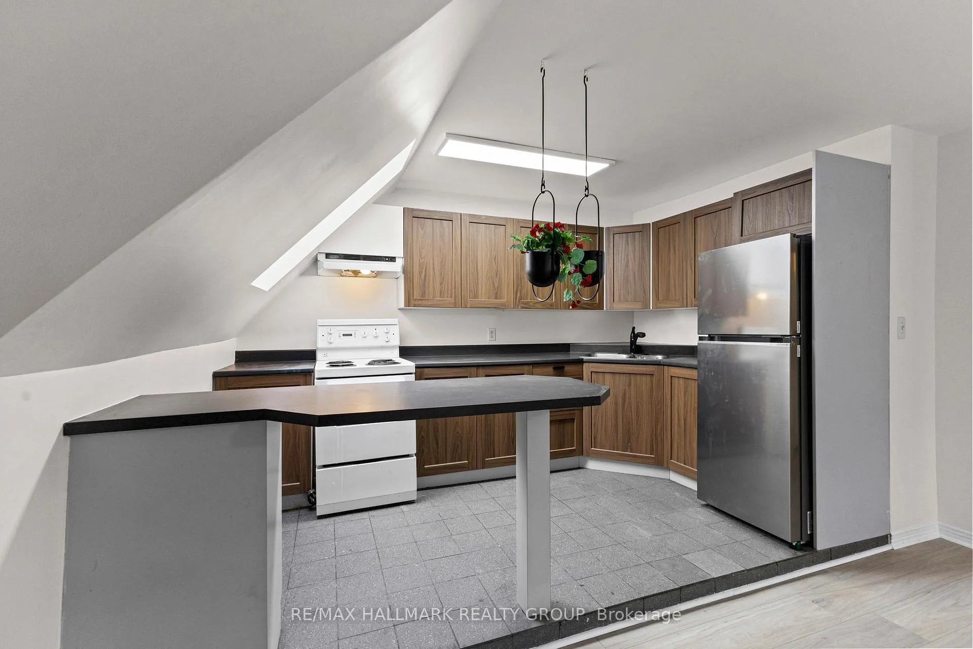 Photo 11 of Unit Unit 3, 132 Flora Street, Ottawa, Ottawa Centre — HOMEH