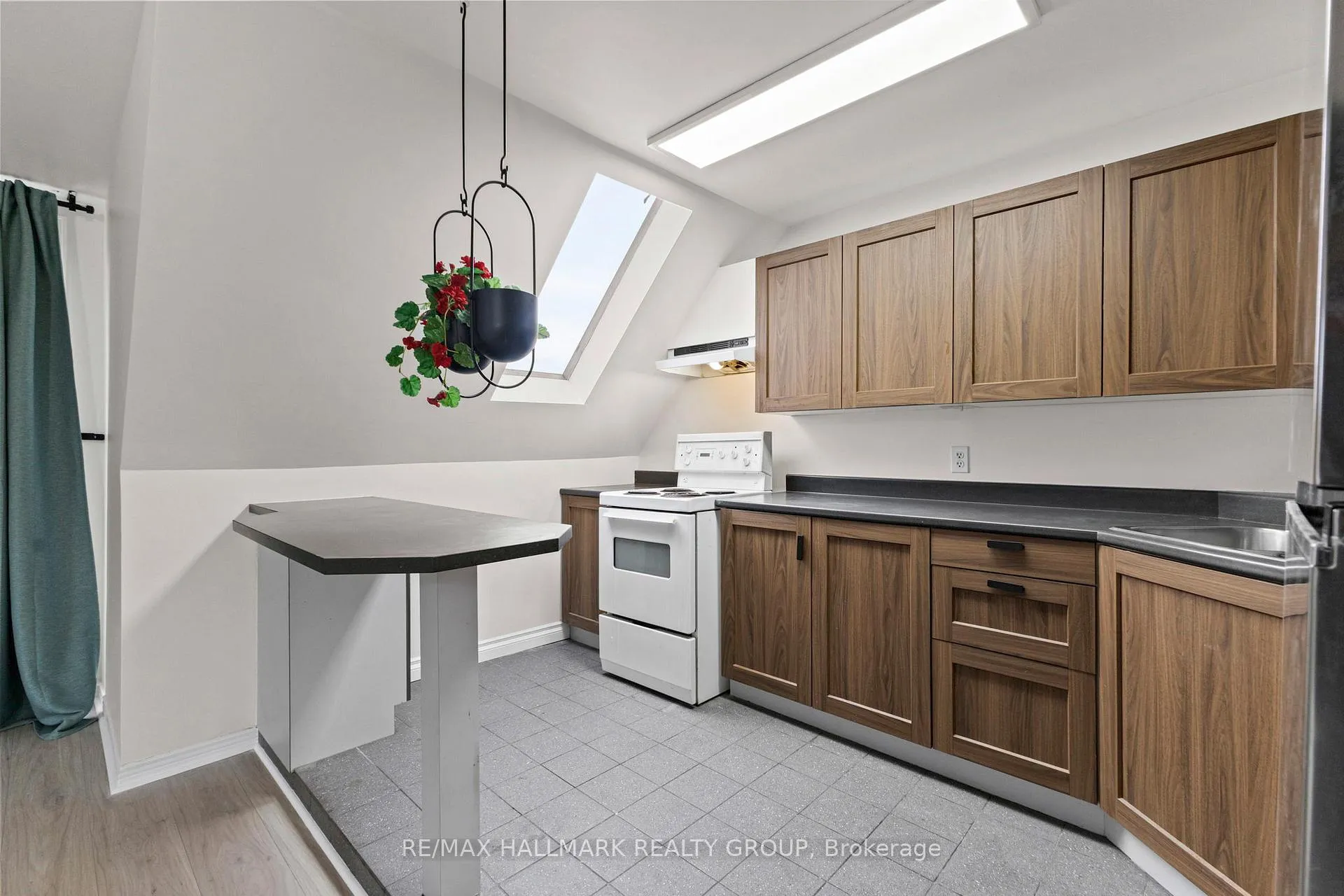 Photo 12 of Unit Unit 3, 132 Flora Street, Ottawa, Ottawa Centre — HOMEH