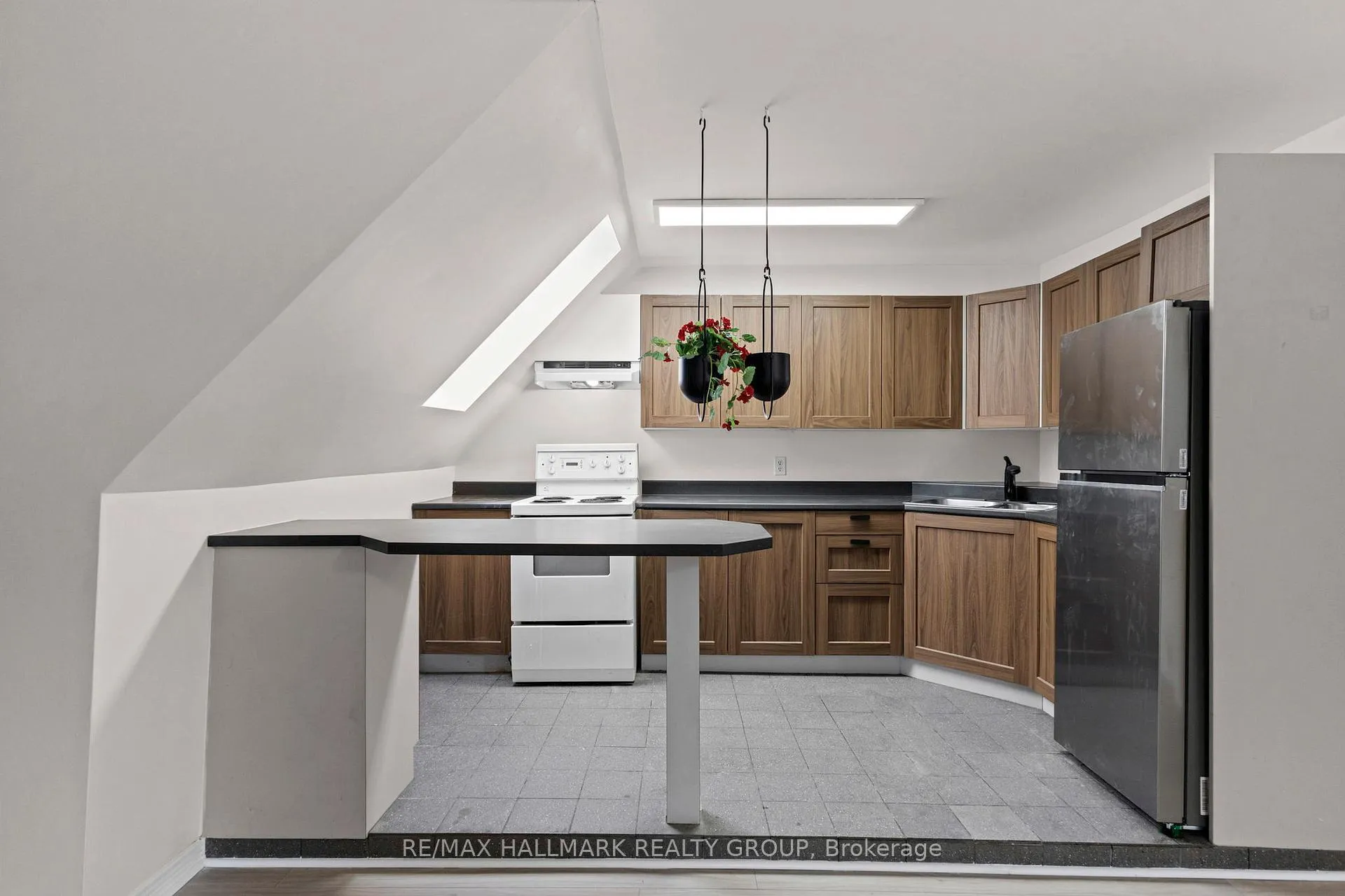 Photo 13 of Unit Unit 3, 132 Flora Street, Ottawa, Ottawa Centre — HOMEH