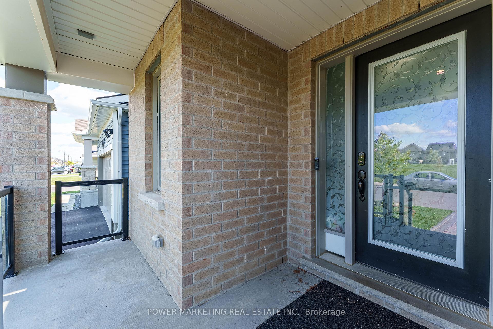 Photo 3 of 815 Henslows Circle, Ottawa, Avalon West — HOMEH