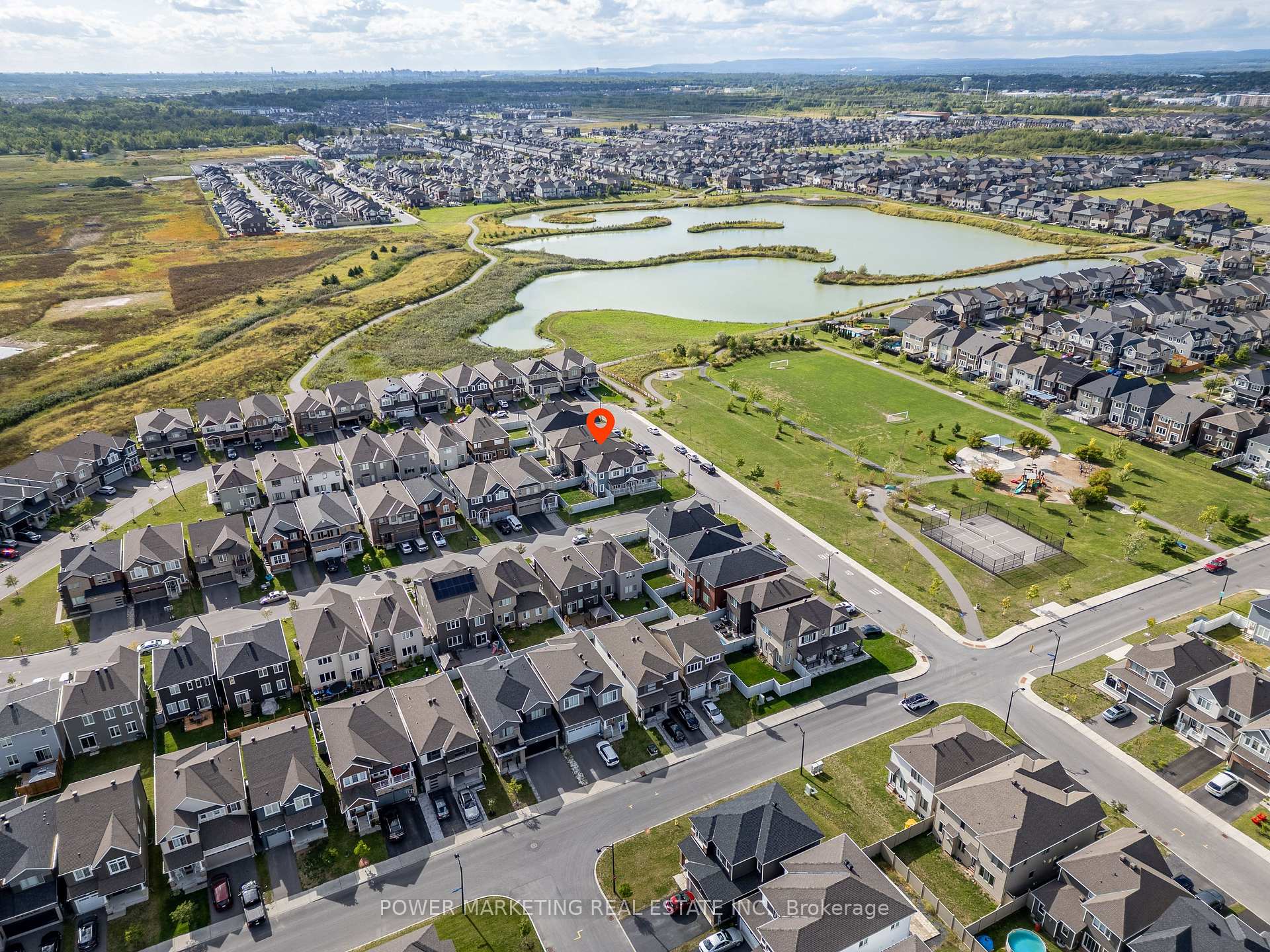 Photo 32 of 815 Henslows Circle, Ottawa, Avalon West — HOMEH