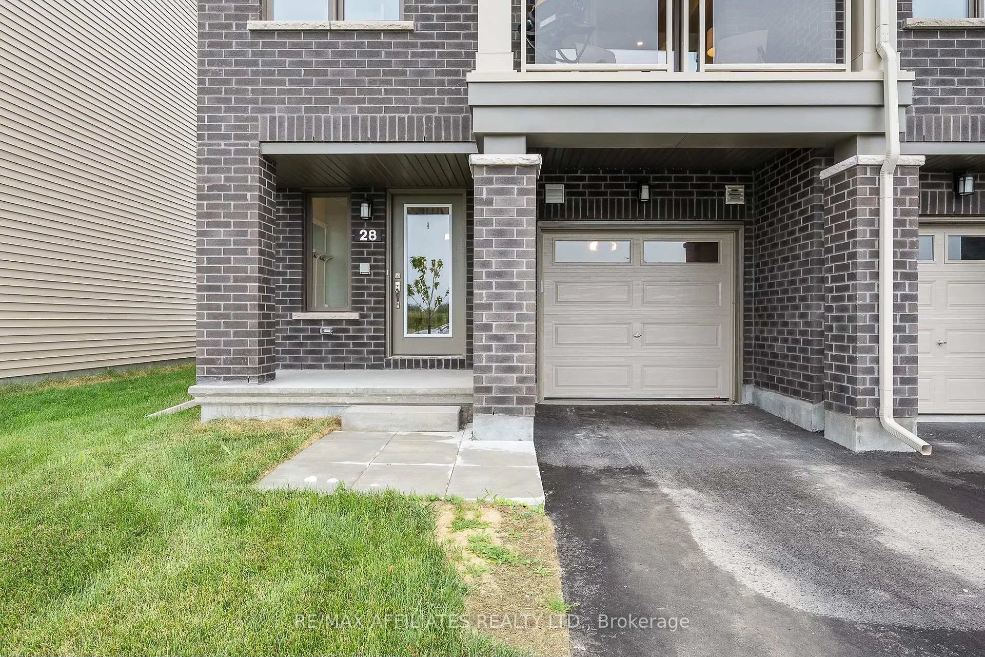Photo 2 of 28 Verglas Lane, Ottawa, Mer Bleue/Bradley Estates/Anderson Park — HOMEH