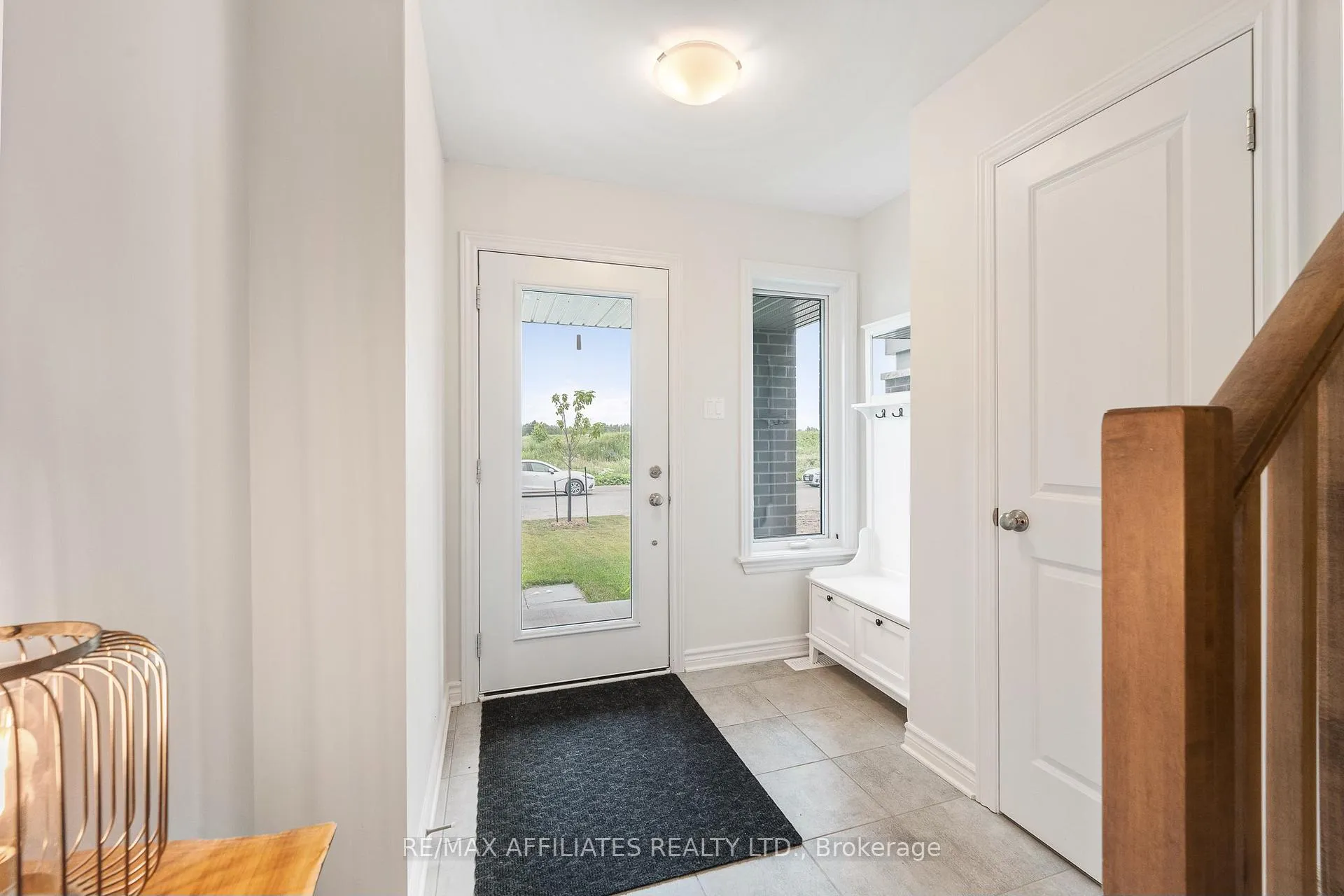 Photo 4 of 28 Verglas Lane, Ottawa, Mer Bleue/Bradley Estates/Anderson Park — HOMEH