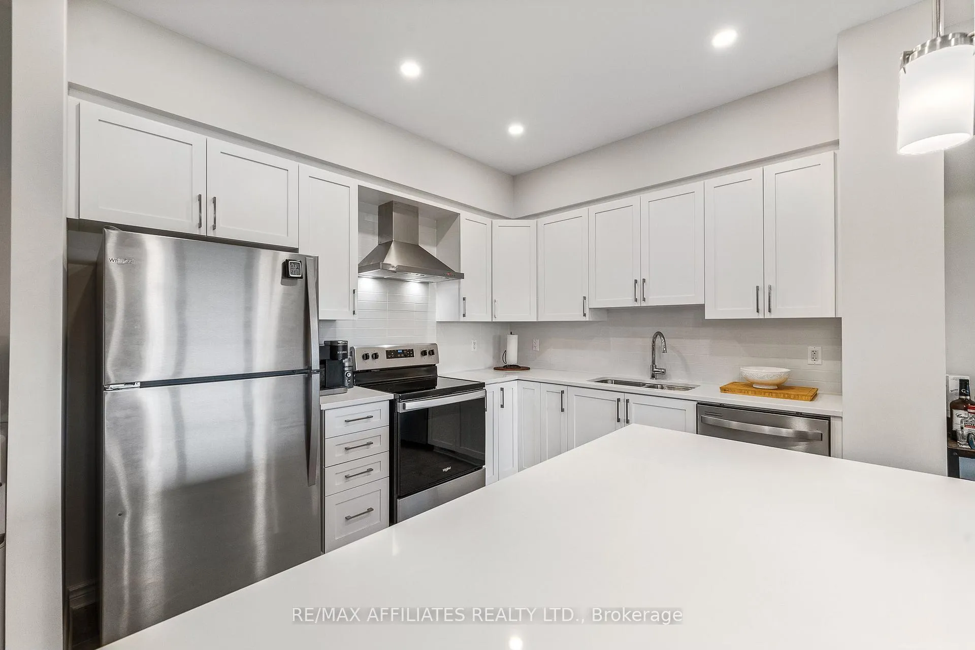 Photo 6 of 28 Verglas Lane, Ottawa, Mer Bleue/Bradley Estates/Anderson Park — HOMEH