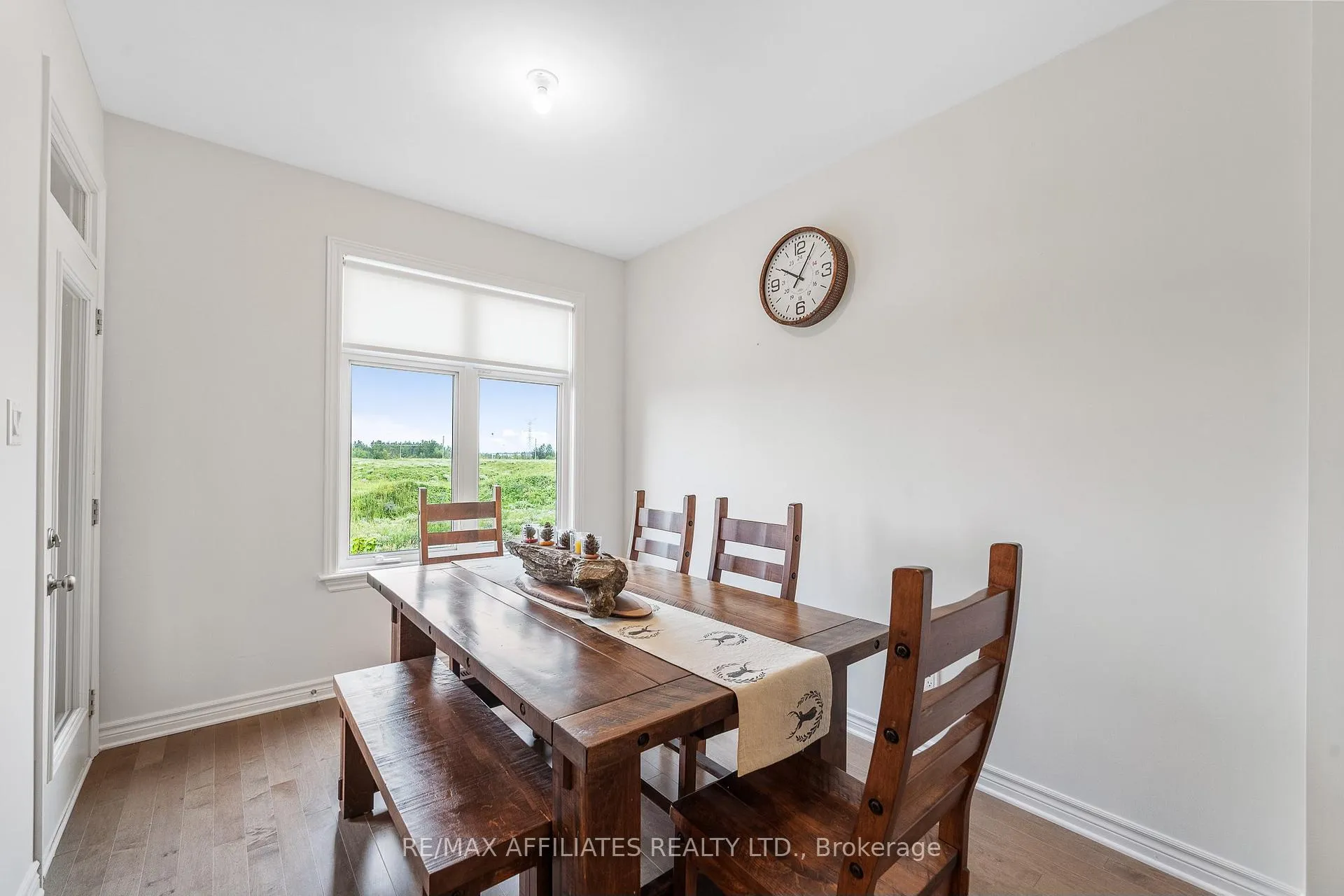 Photo 14 of 28 Verglas Lane, Ottawa, Mer Bleue/Bradley Estates/Anderson Park — HOMEH