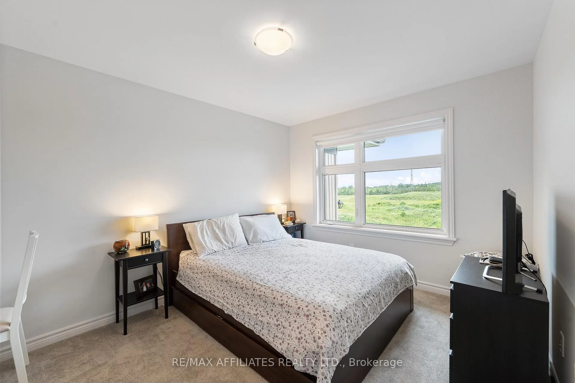 Photo 21 of 28 Verglas Lane, Ottawa, Mer Bleue/Bradley Estates/Anderson Park — HOMEH