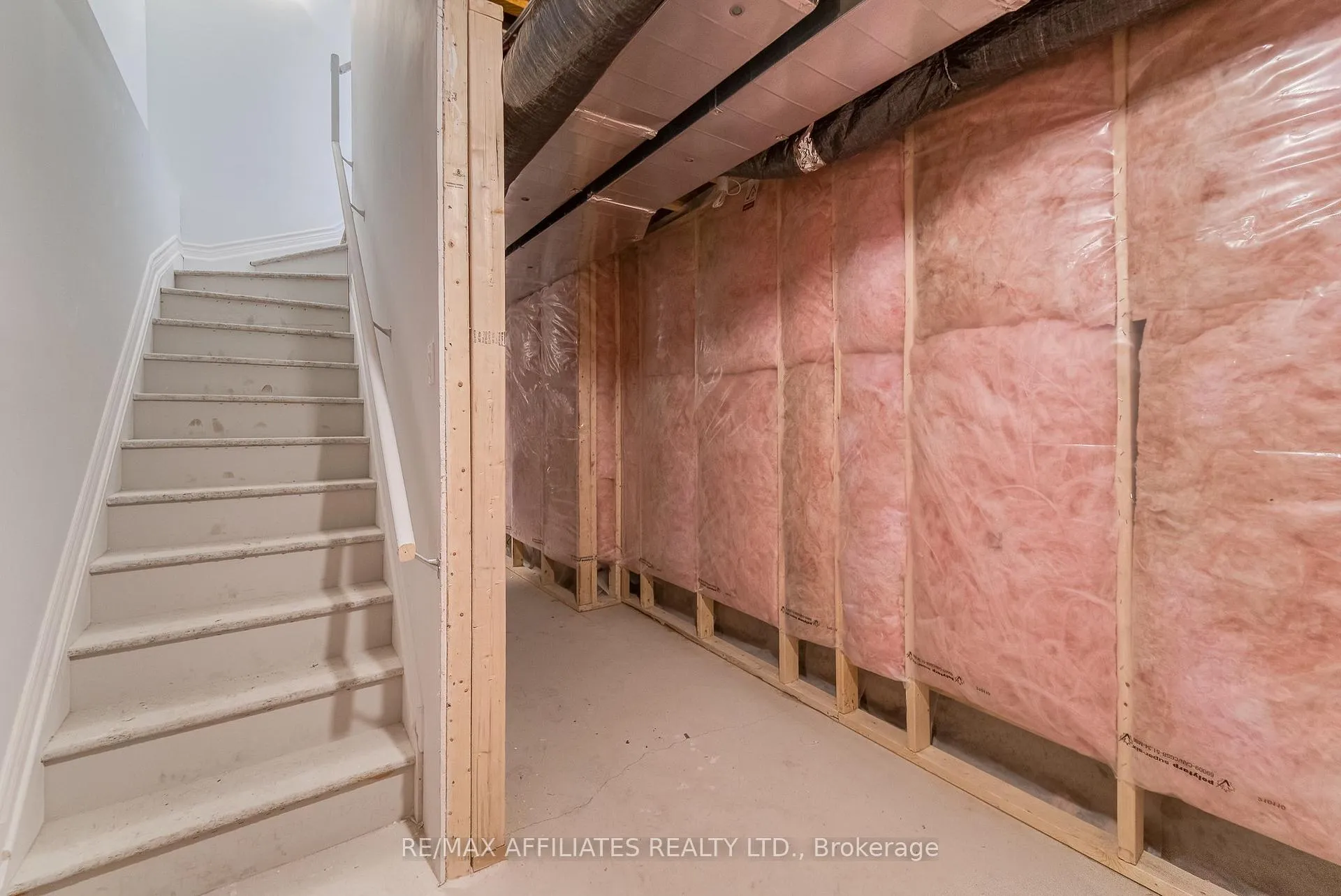 Photo 28 of 28 Verglas Lane, Ottawa, Mer Bleue/Bradley Estates/Anderson Park — HOMEH