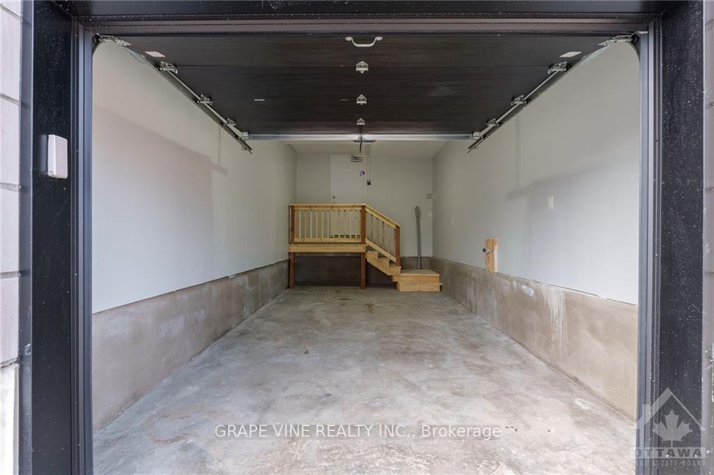 Photo 4 of 460 North Street, North Dundas, Winchester — HOMEH