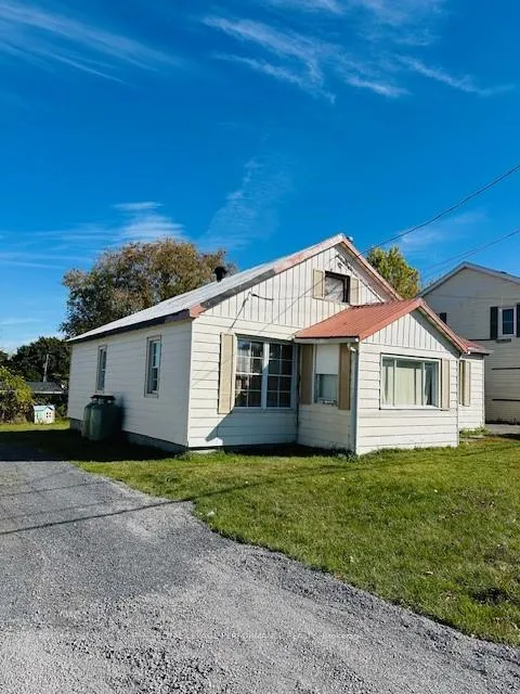 Photo 2 of 235 Main Street N, North Glengarry, Alexandria — HOMEH