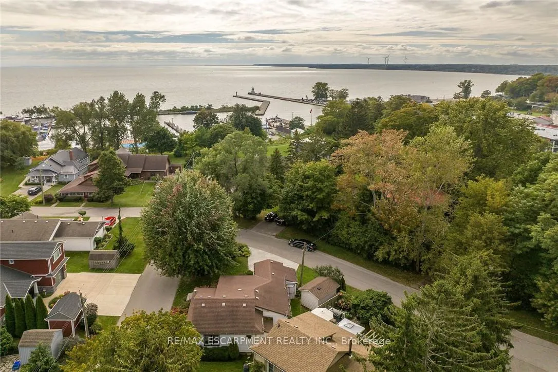 Photo 2 of 16 Broad Street, Norfolk, Port Dover — HOMEH