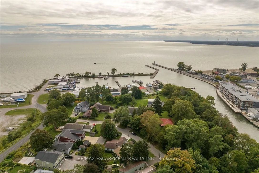 Photo 3 of 16 Broad Street, Norfolk, Port Dover — HOMEH