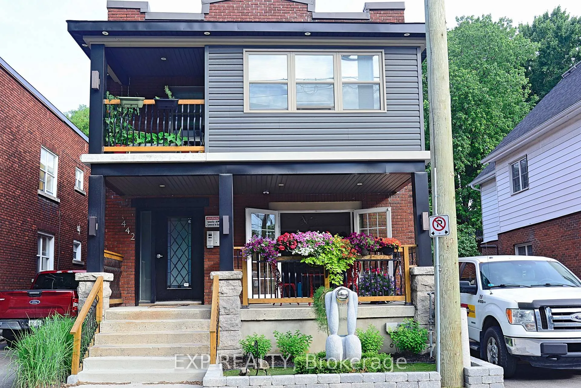 Photo 2 of Unit 4, 442 Mcleod Street, Ottawa, Ottawa Centre — HOMEH