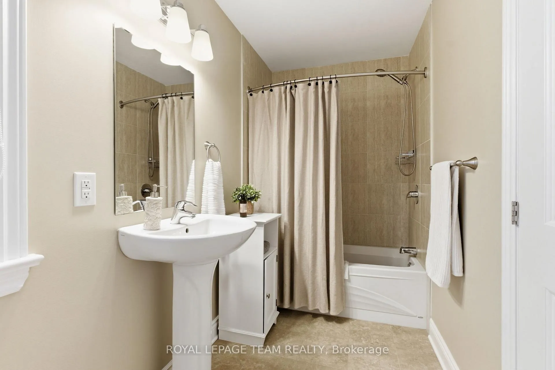 Photo 34 of 3362 Carling Avenue, Ottawa, Crystal Beach — HOMEH