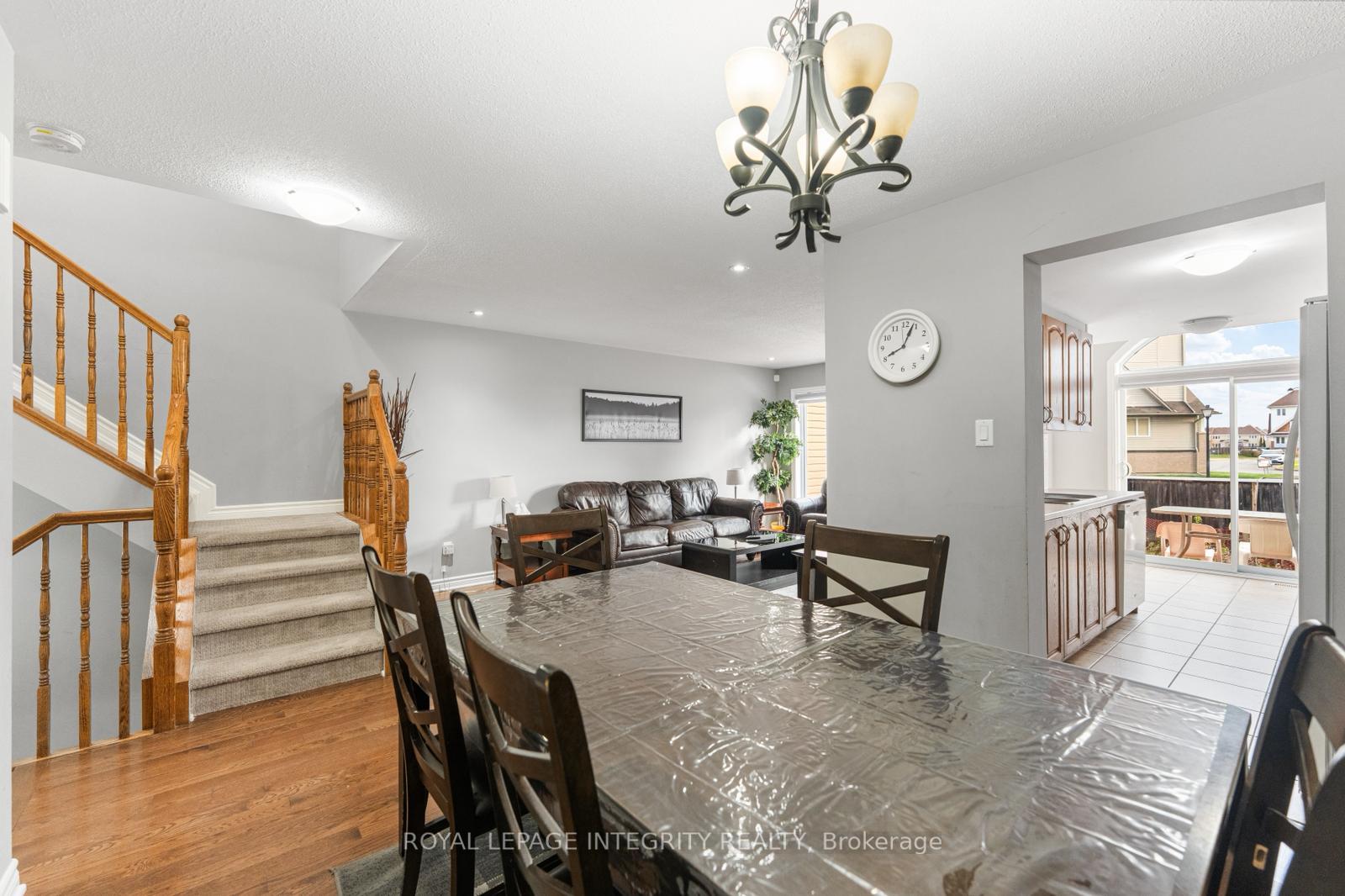 Photo 5 of 410 Goldenbrook Way, Ottawa, Avalon East — HOMEH