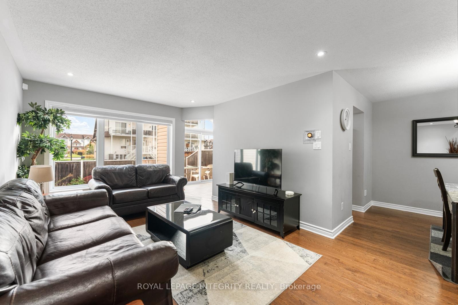 Photo 6 of 410 Goldenbrook Way, Ottawa, Avalon East — HOMEH