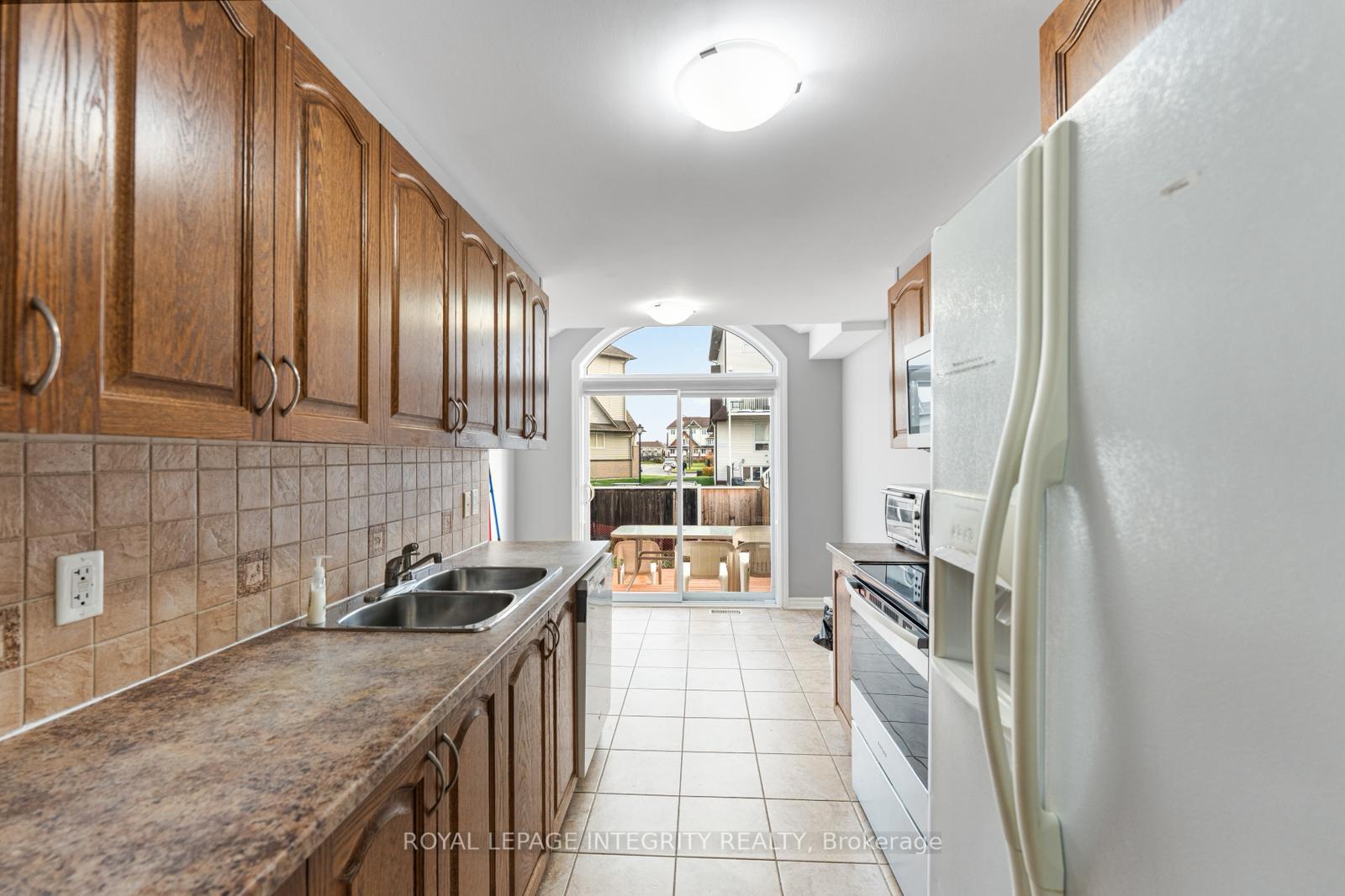 Photo 8 of 410 Goldenbrook Way, Ottawa, Avalon East — HOMEH