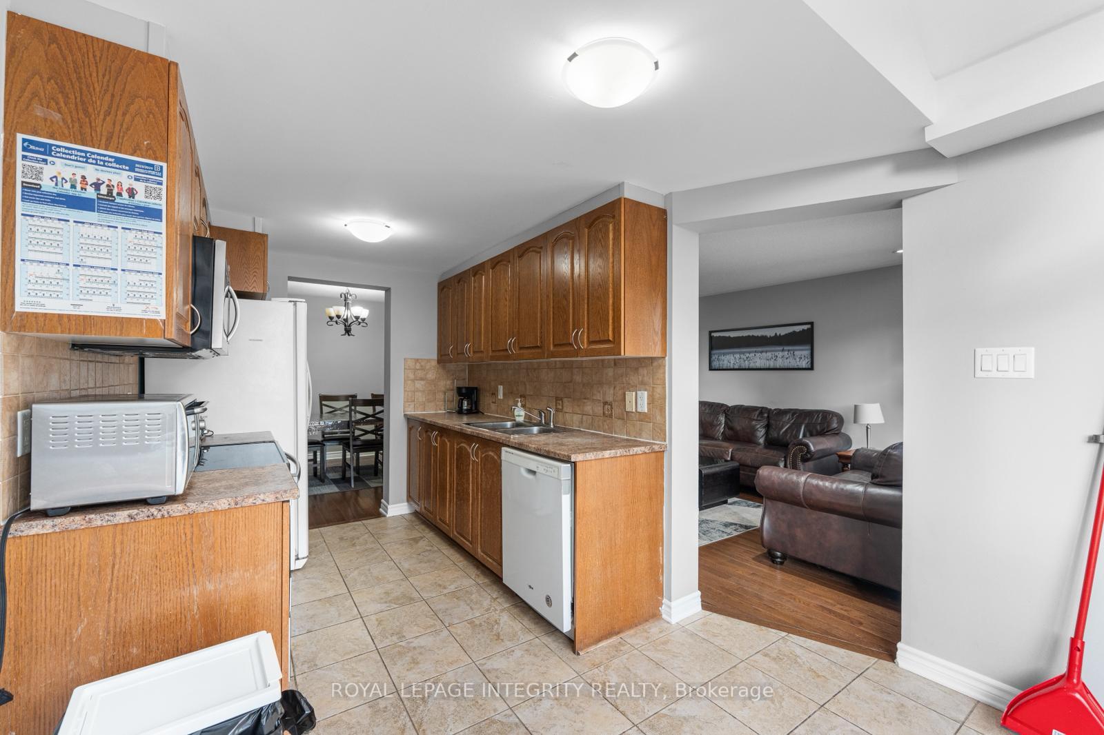 Photo 10 of 410 Goldenbrook Way, Ottawa, Avalon East — HOMEH