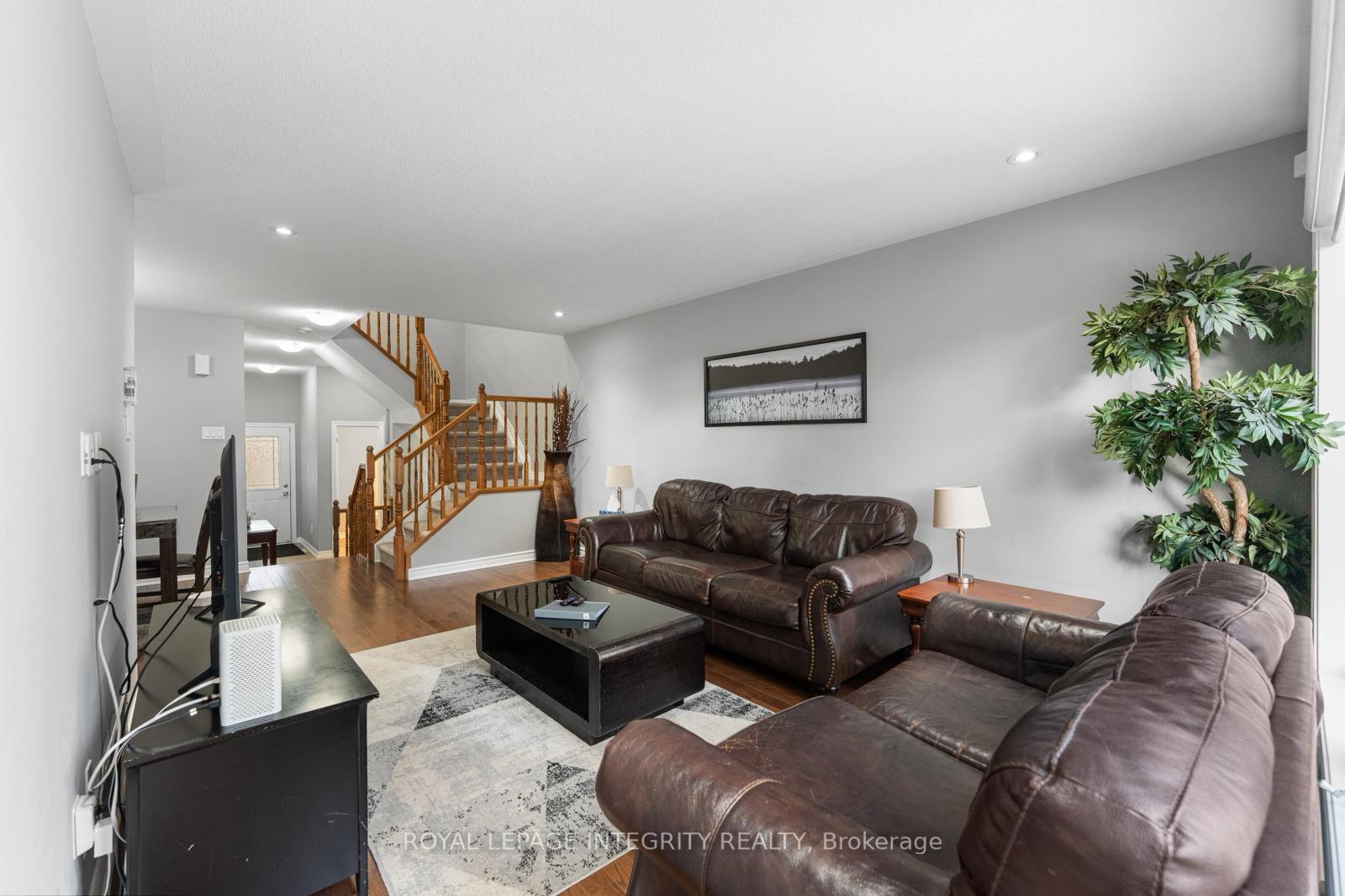 Photo 12 of 410 Goldenbrook Way, Ottawa, Avalon East — HOMEH