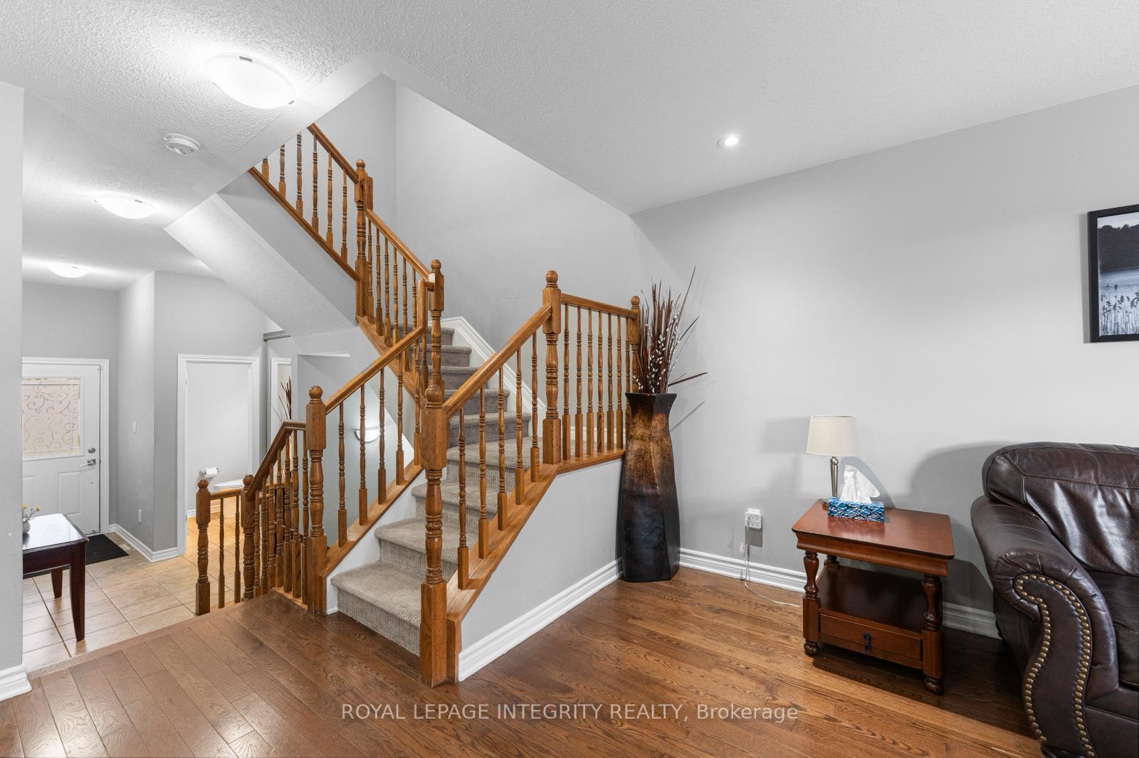 Photo 15 of 410 Goldenbrook Way, Ottawa, Avalon East — HOMEH