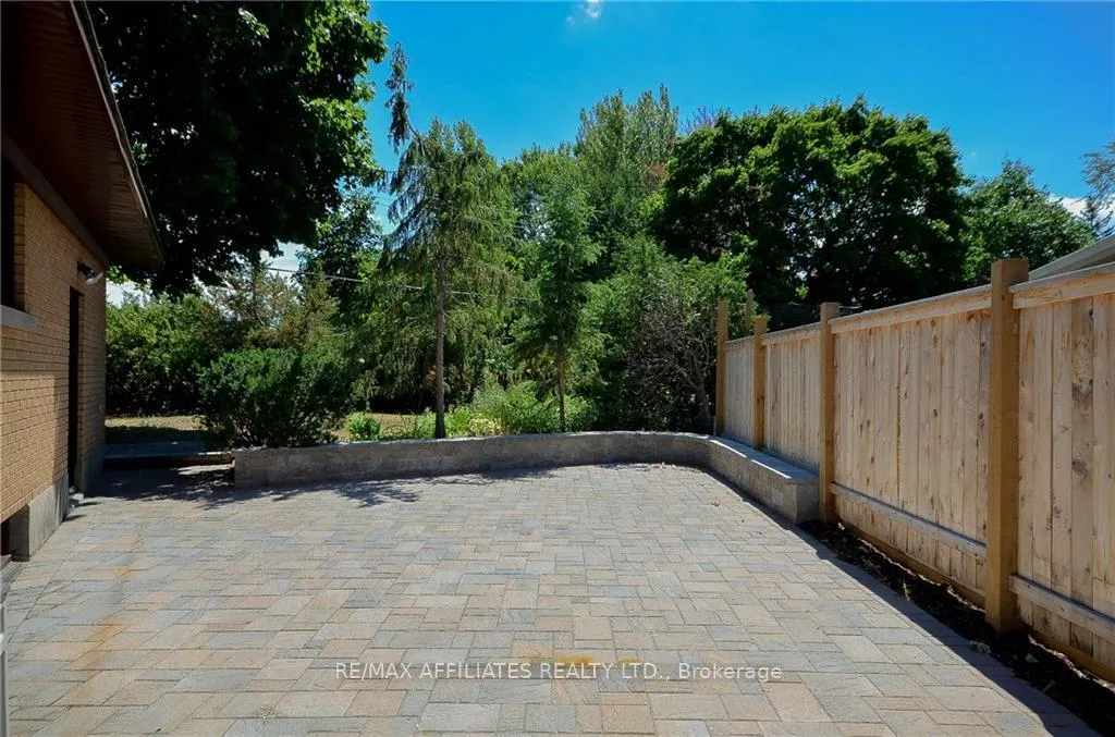 Photo 2 of Unit B, 1258 Firestone Crescent, Ottawa, Queensway Terrace South/Ridgeview — HOMEH