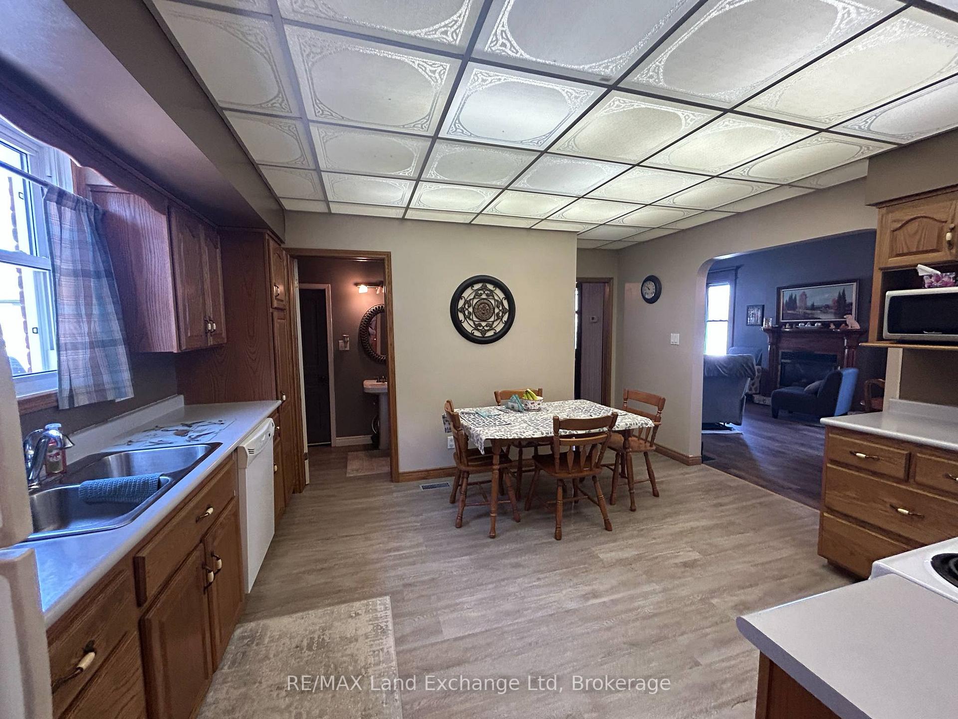 Photo 12 of 327 Frances Street, North Huron, Wingham — HOMEH
