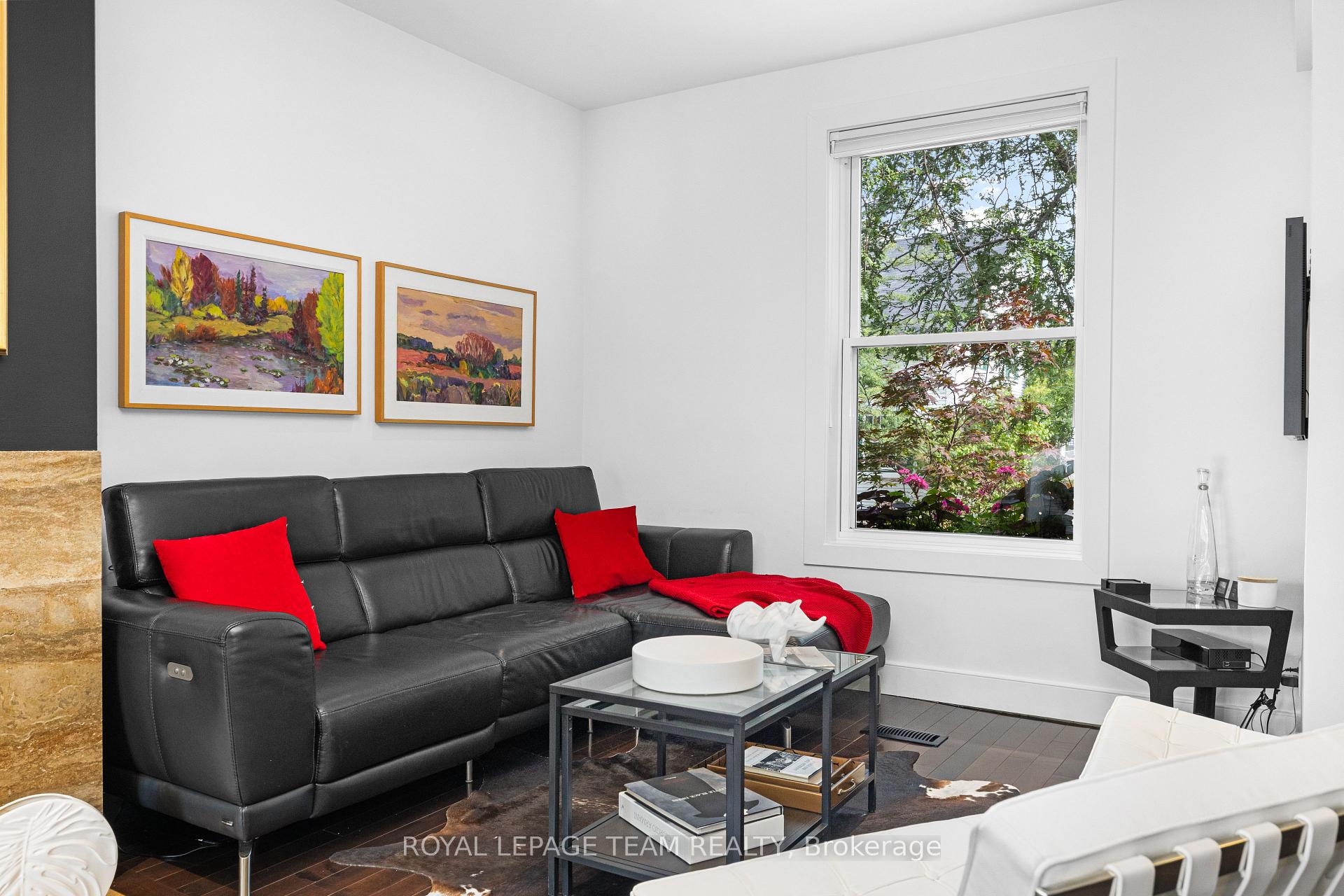 Photo 5 of 19 Crichton Street, Ottawa, New Edinburgh — HOMEH