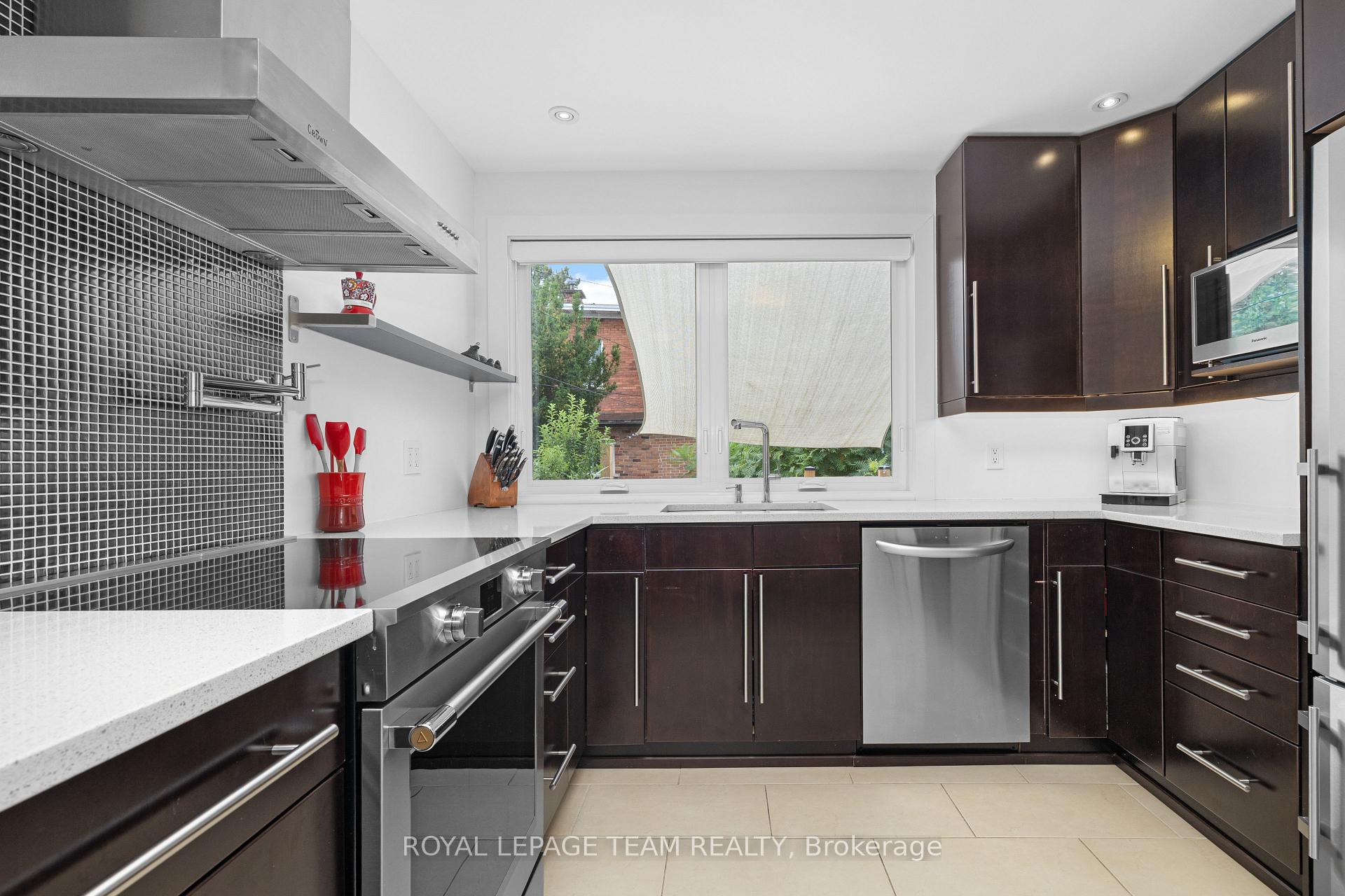 Photo 11 of 19 Crichton Street, Ottawa, New Edinburgh — HOMEH