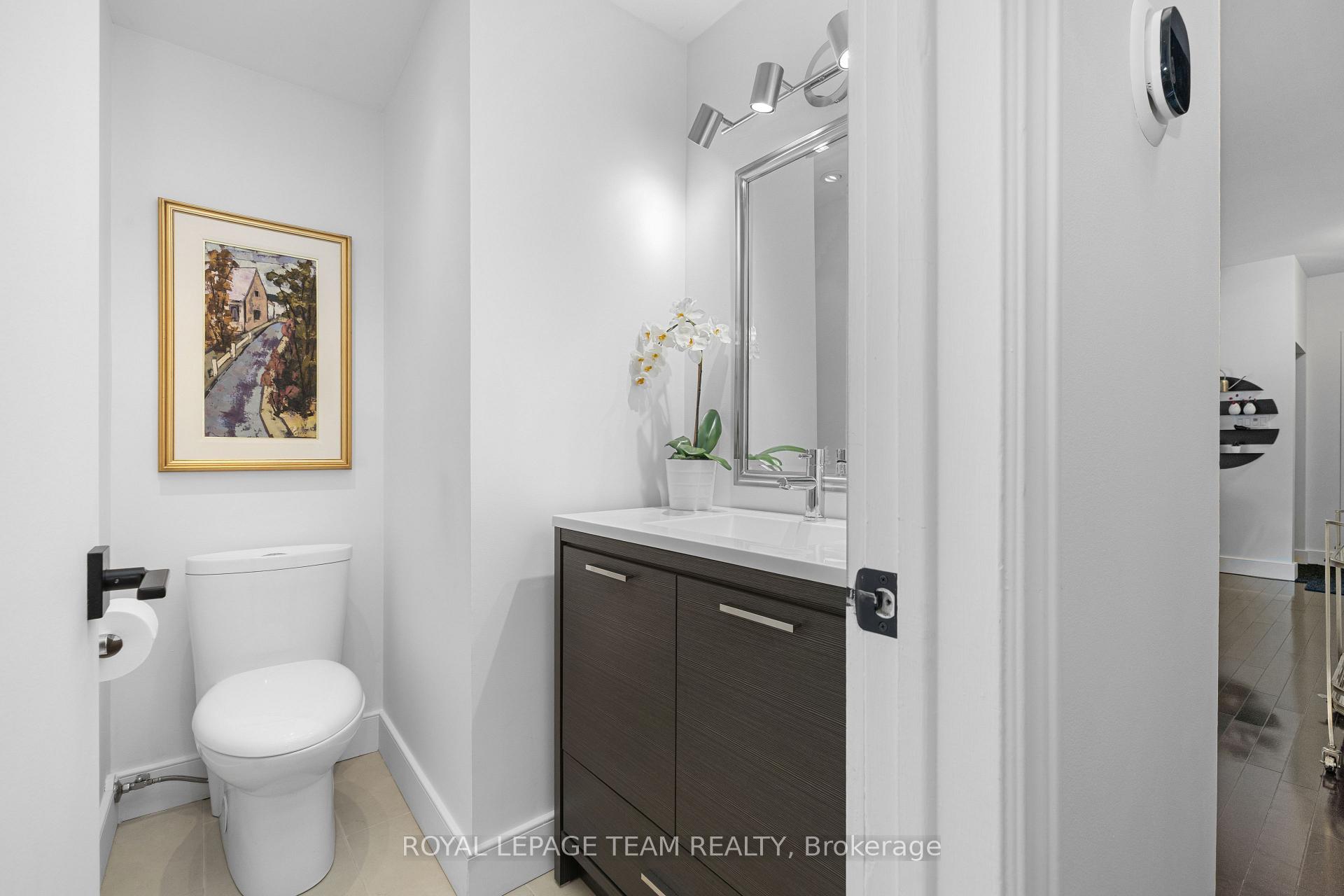 Photo 13 of 19 Crichton Street, Ottawa, New Edinburgh — HOMEH