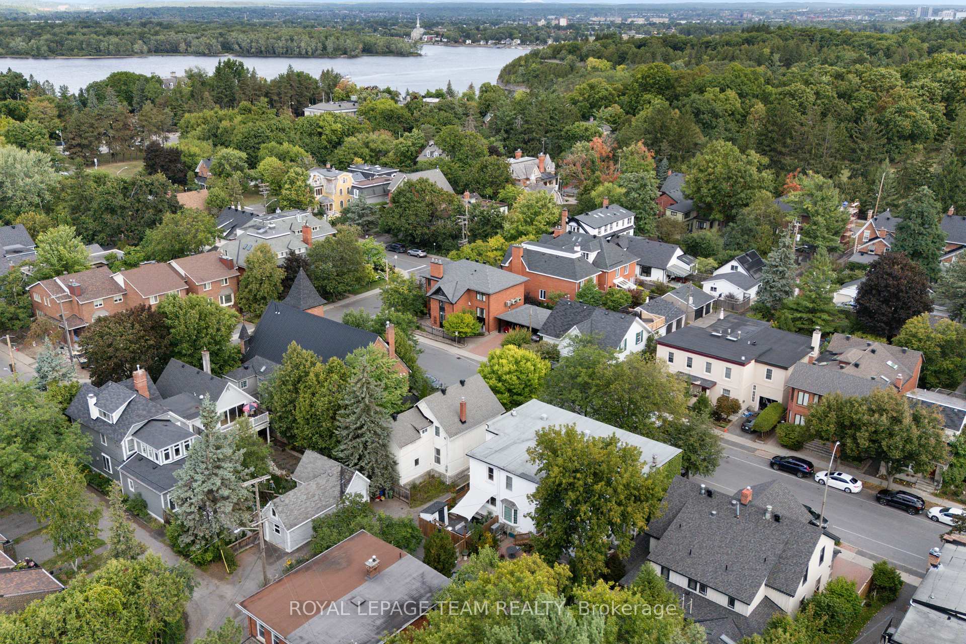 Photo 30 of 19 Crichton Street, Ottawa, New Edinburgh — HOMEH