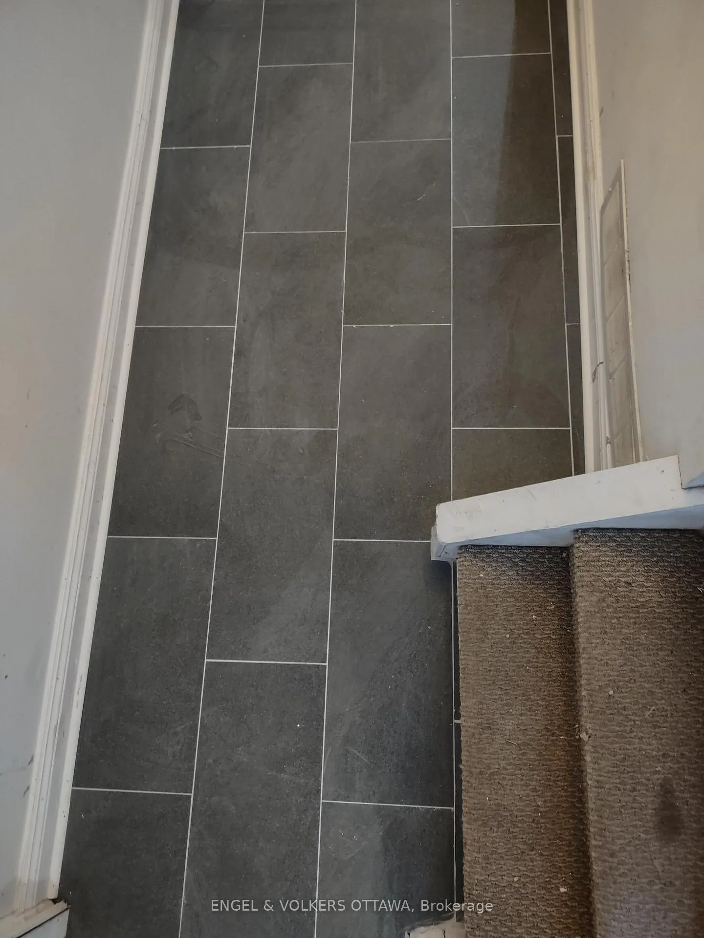 Photo 4 of Unit B, 306 Presland Road, Ottawa, Overbrook/Castle Heights — HOMEH