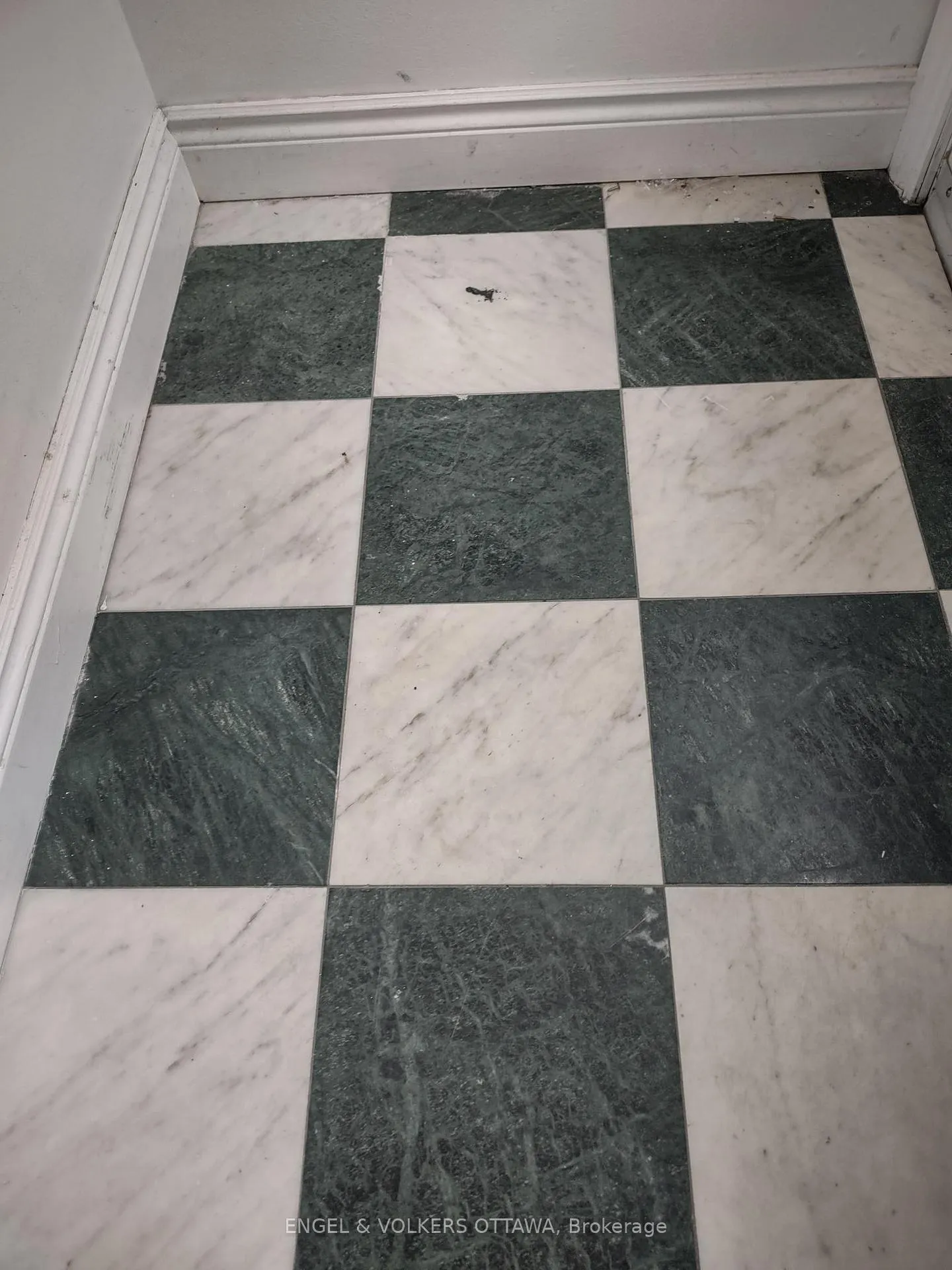 Photo 5 of Unit B, 306 Presland Road, Ottawa, Overbrook/Castle Heights — HOMEH