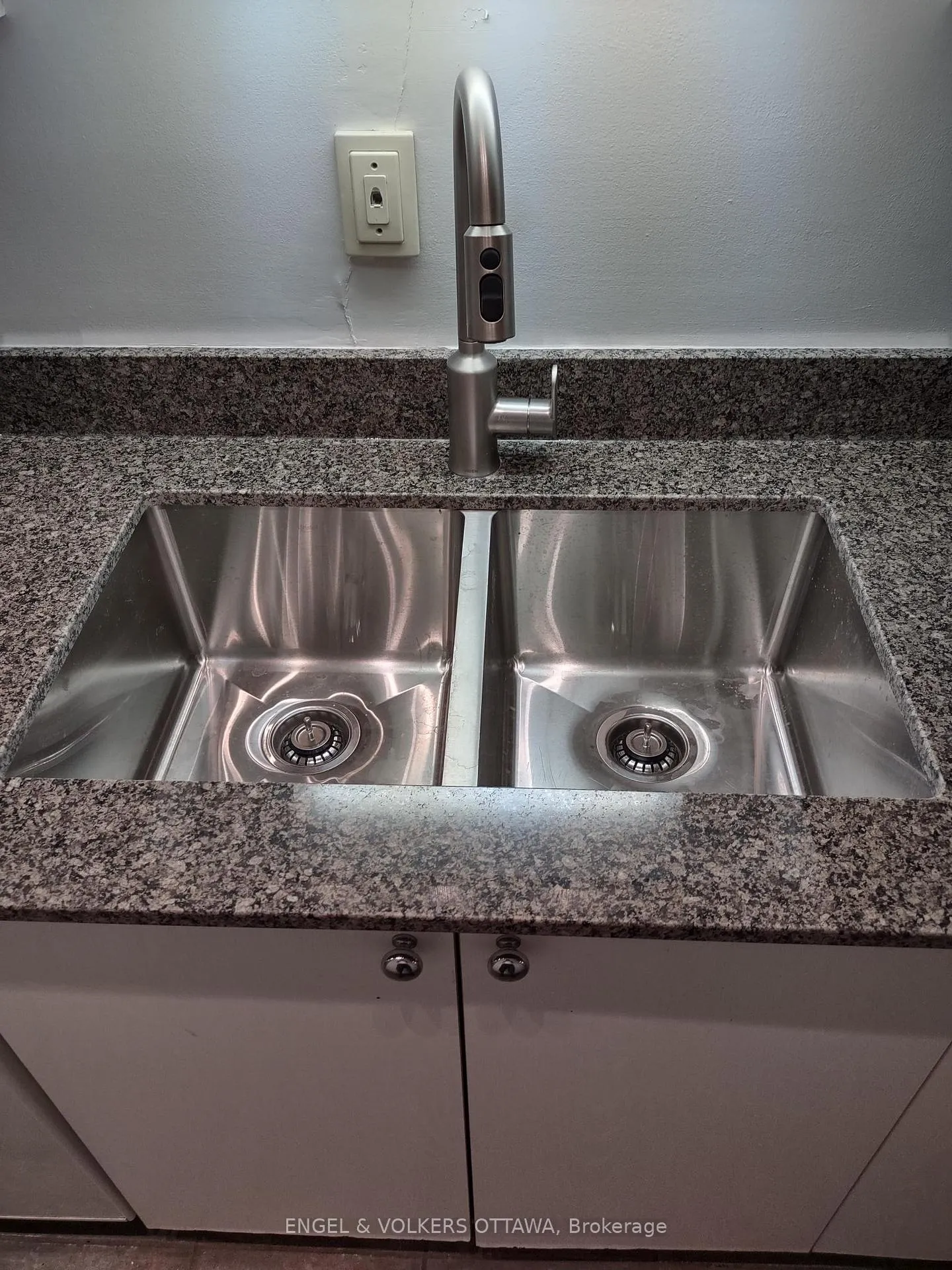 Photo 9 of Unit B, 306 Presland Road, Ottawa, Overbrook/Castle Heights — HOMEH