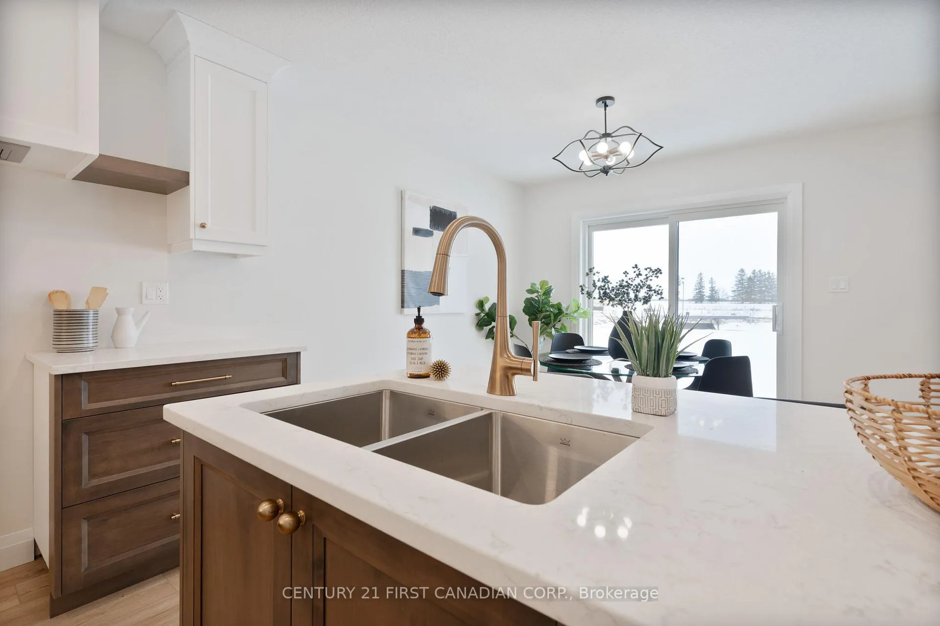 Photo 9 of 64 Postma Crescent, North Middlesex, Ailsa Craig — HOMEH