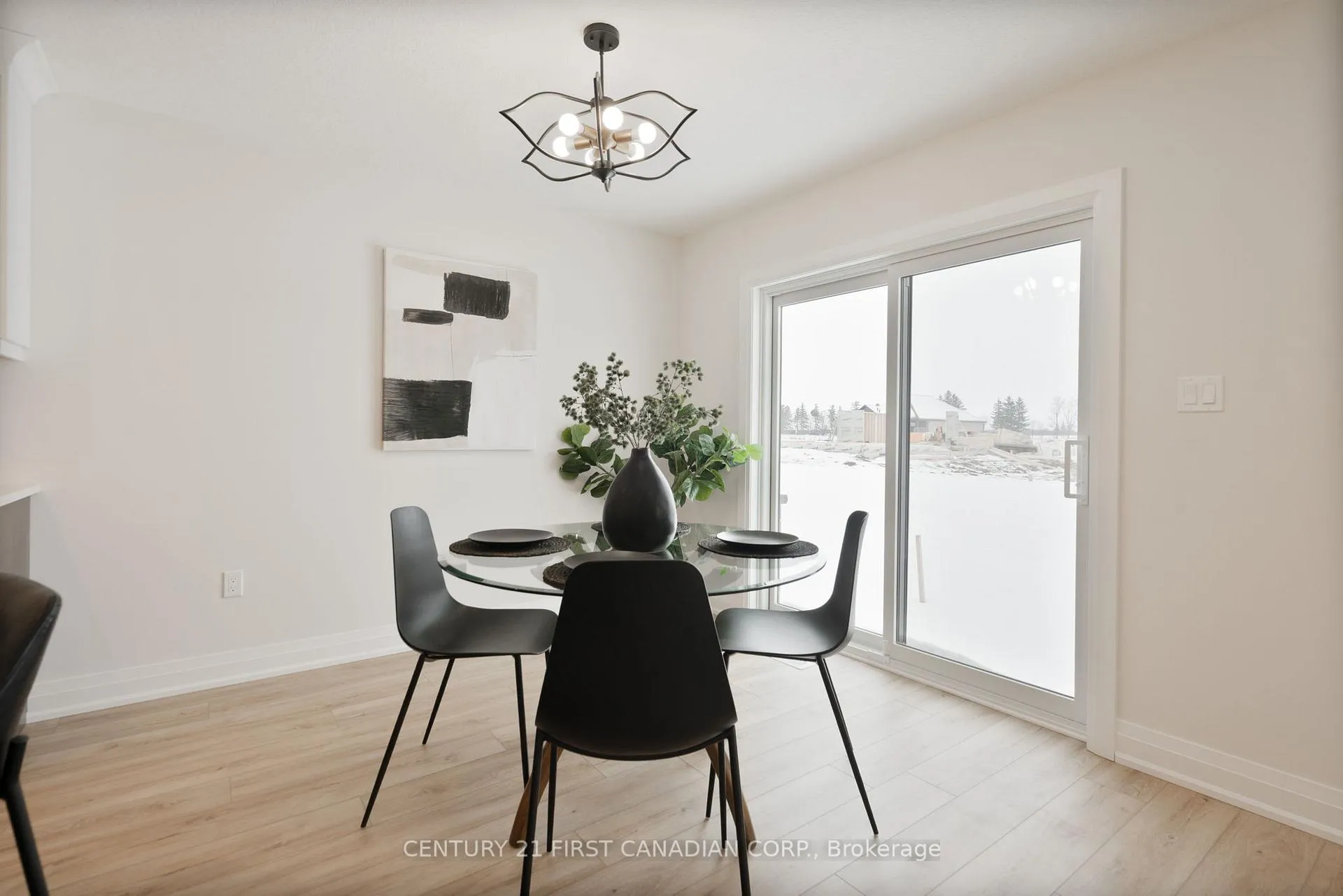Photo 11 of 64 Postma Crescent, North Middlesex, Ailsa Craig — HOMEH