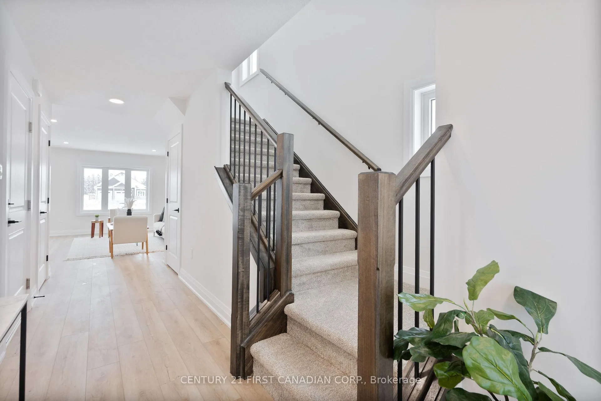 Photo 13 of 64 Postma Crescent, North Middlesex, Ailsa Craig — HOMEH