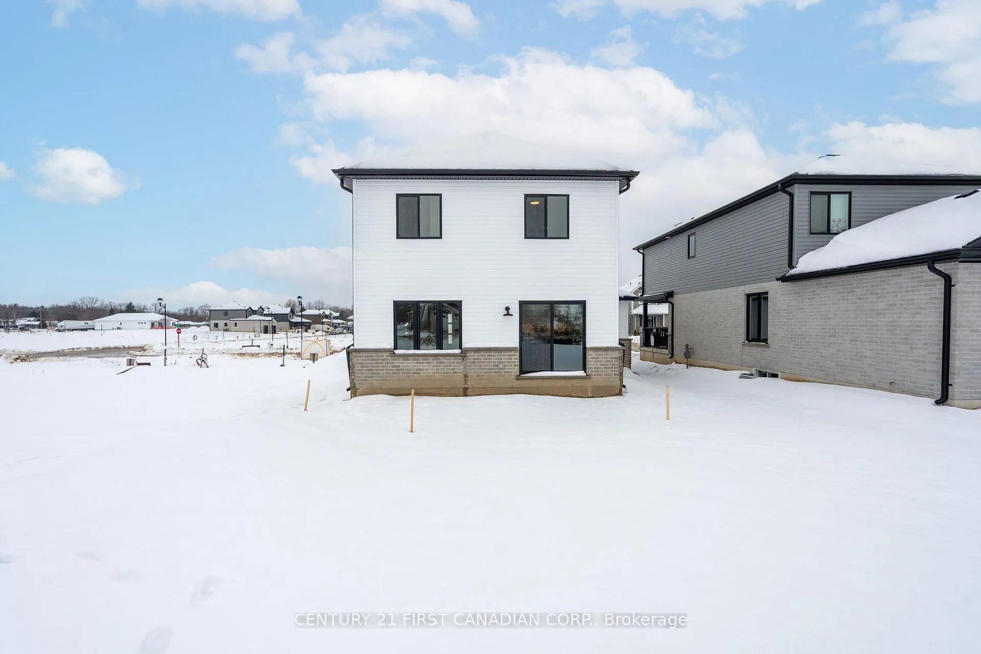 Photo 31 of 64 Postma Crescent, North Middlesex, Ailsa Craig — HOMEH