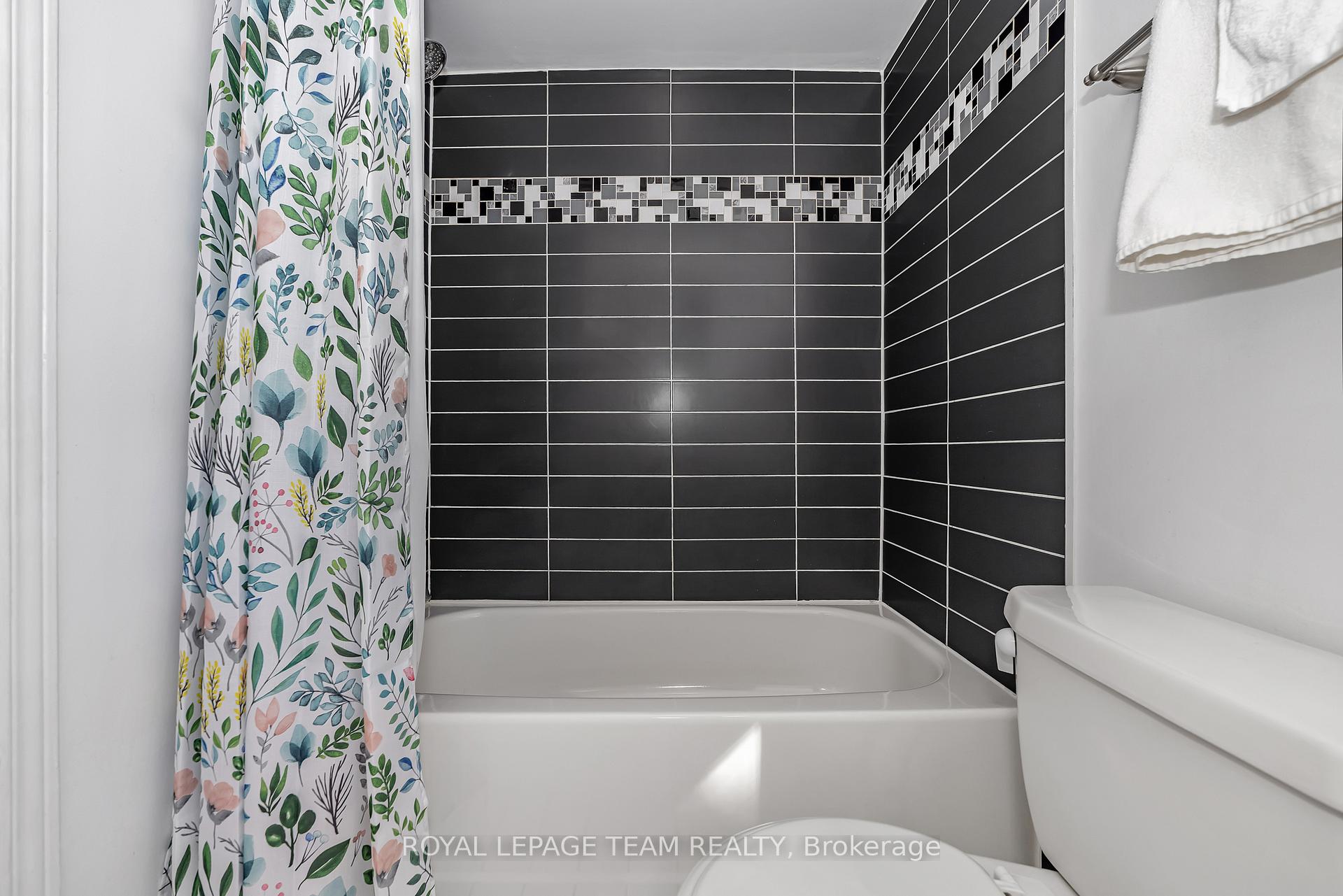 Photo 1 of Unit 9, 518 Lisgar Street, Ottawa, Ottawa Centre — HOMEH