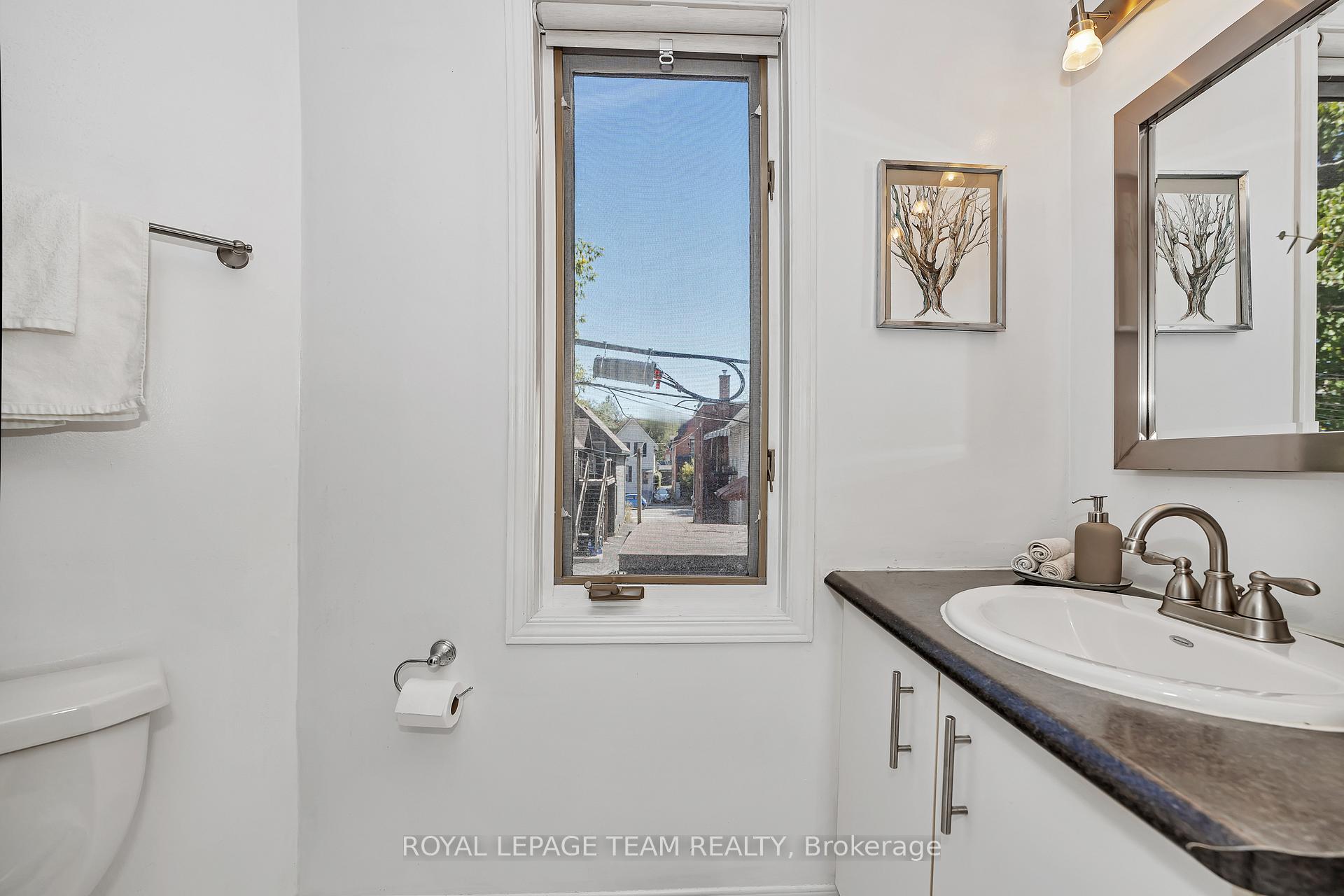 Photo 2 of Unit 9, 518 Lisgar Street, Ottawa, Ottawa Centre — HOMEH