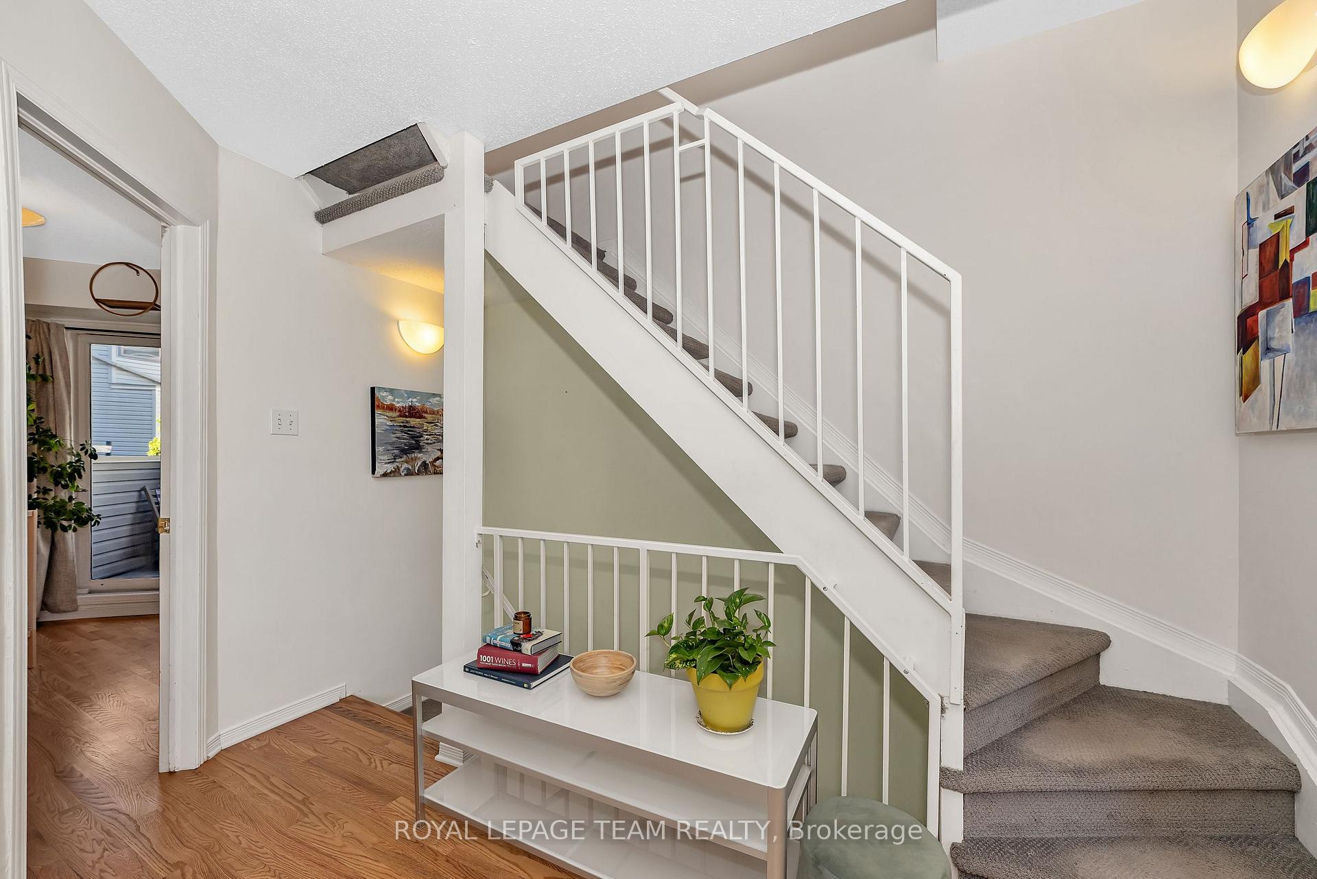 Photo 3 of Unit 9, 518 Lisgar Street, Ottawa, Ottawa Centre — HOMEH