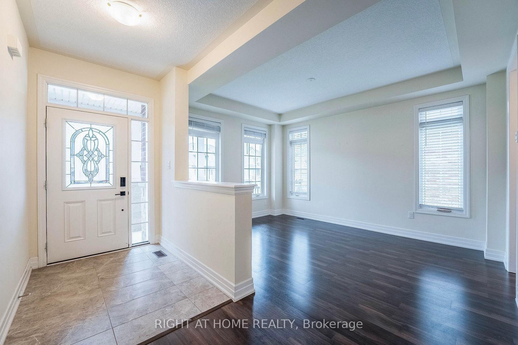 Photo 3 of 9486 Tallgrass Avenue, Niagara Falls, Lyons Creek — HOMEH