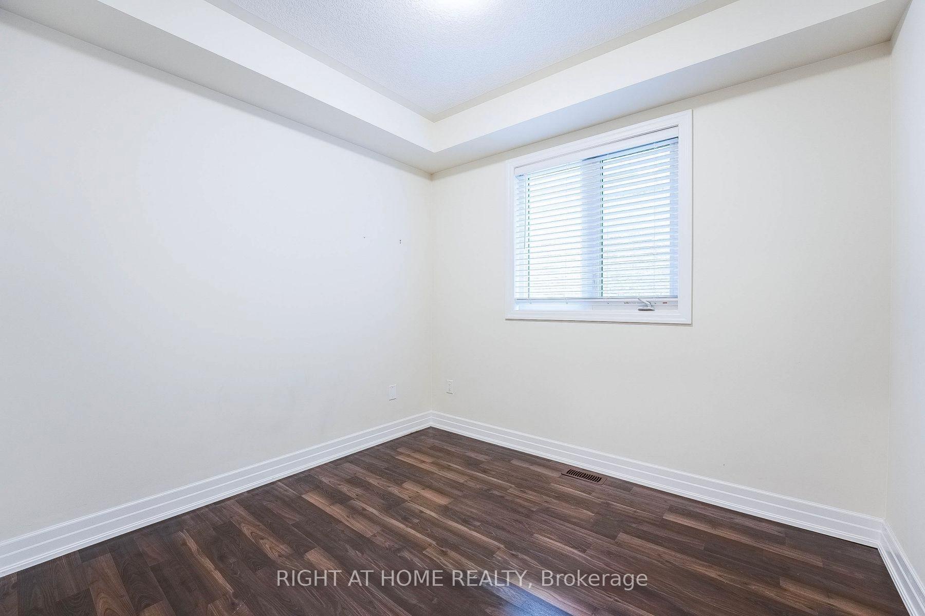 Photo 10 of 9486 Tallgrass Avenue, Niagara Falls, Lyons Creek — HOMEH