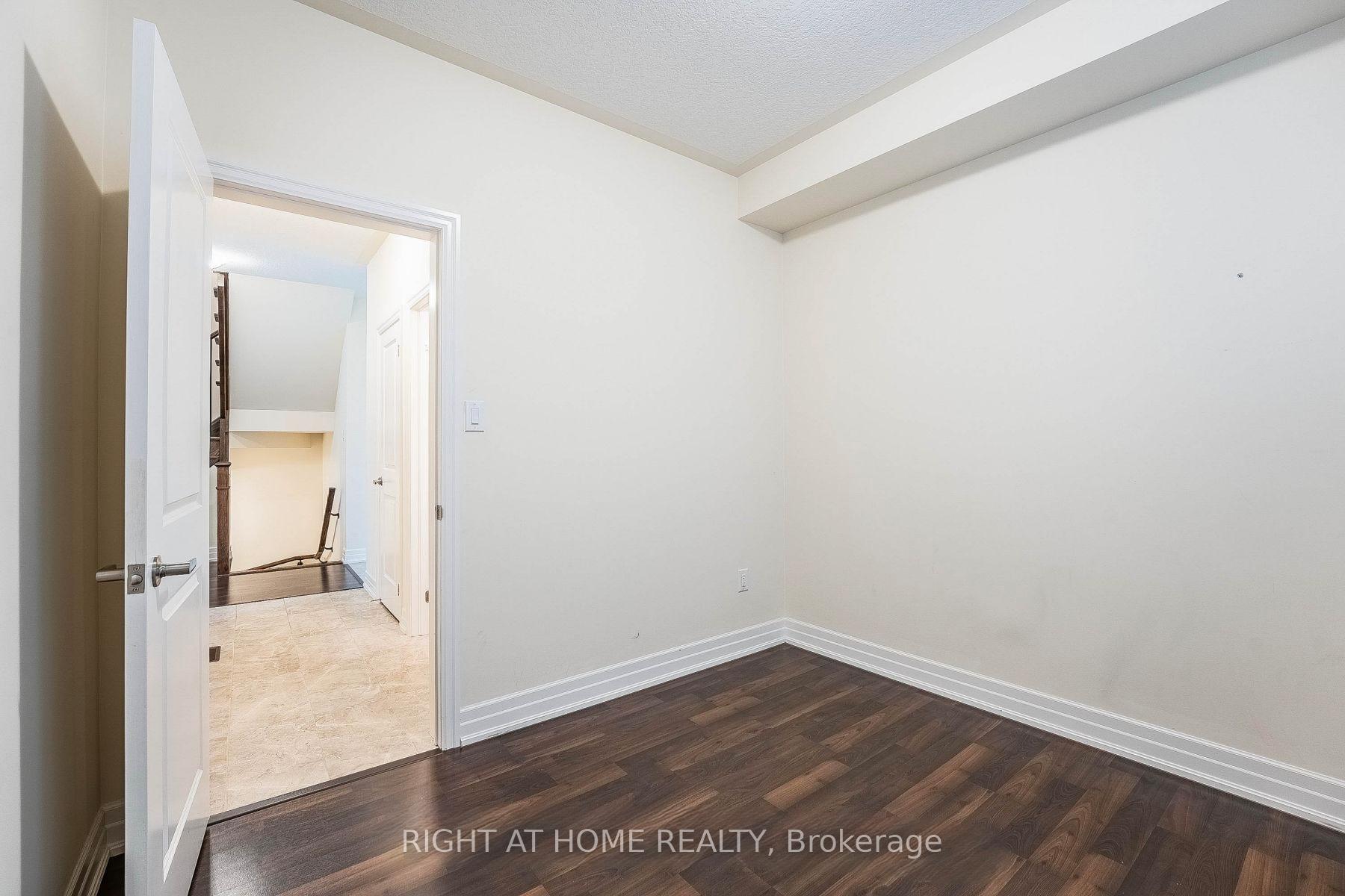 Photo 12 of 9486 Tallgrass Avenue, Niagara Falls, Lyons Creek — HOMEH