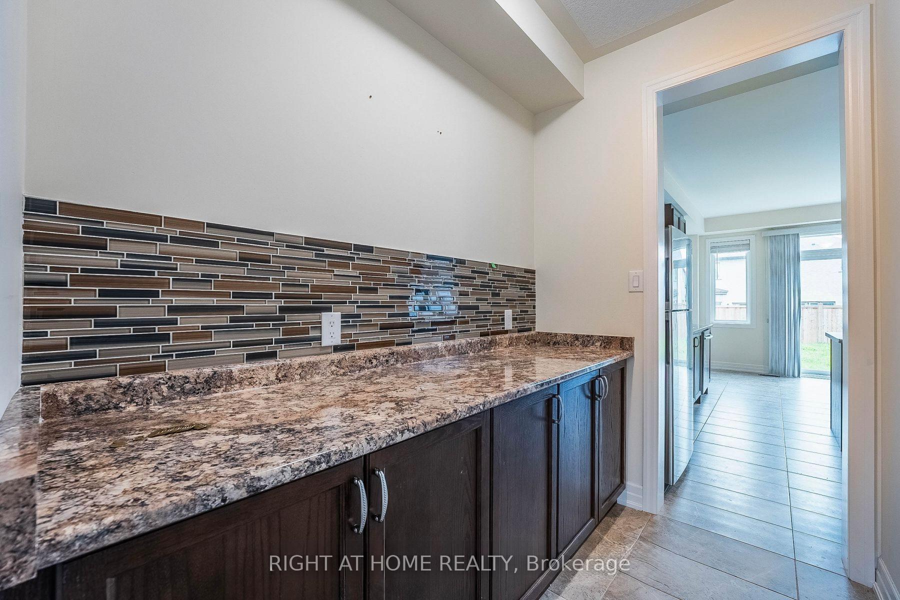 Photo 14 of 9486 Tallgrass Avenue, Niagara Falls, Lyons Creek — HOMEH