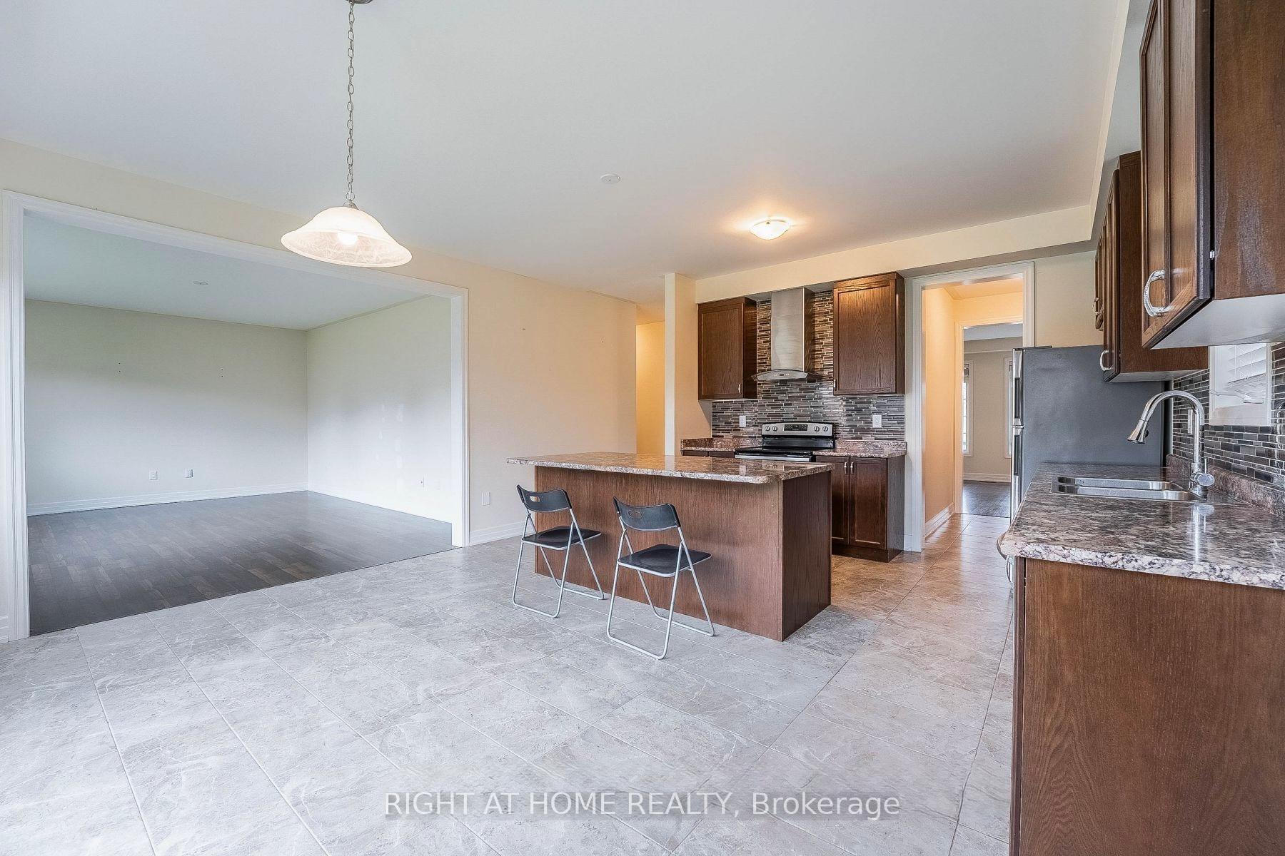 Photo 16 of 9486 Tallgrass Avenue, Niagara Falls, Lyons Creek — HOMEH